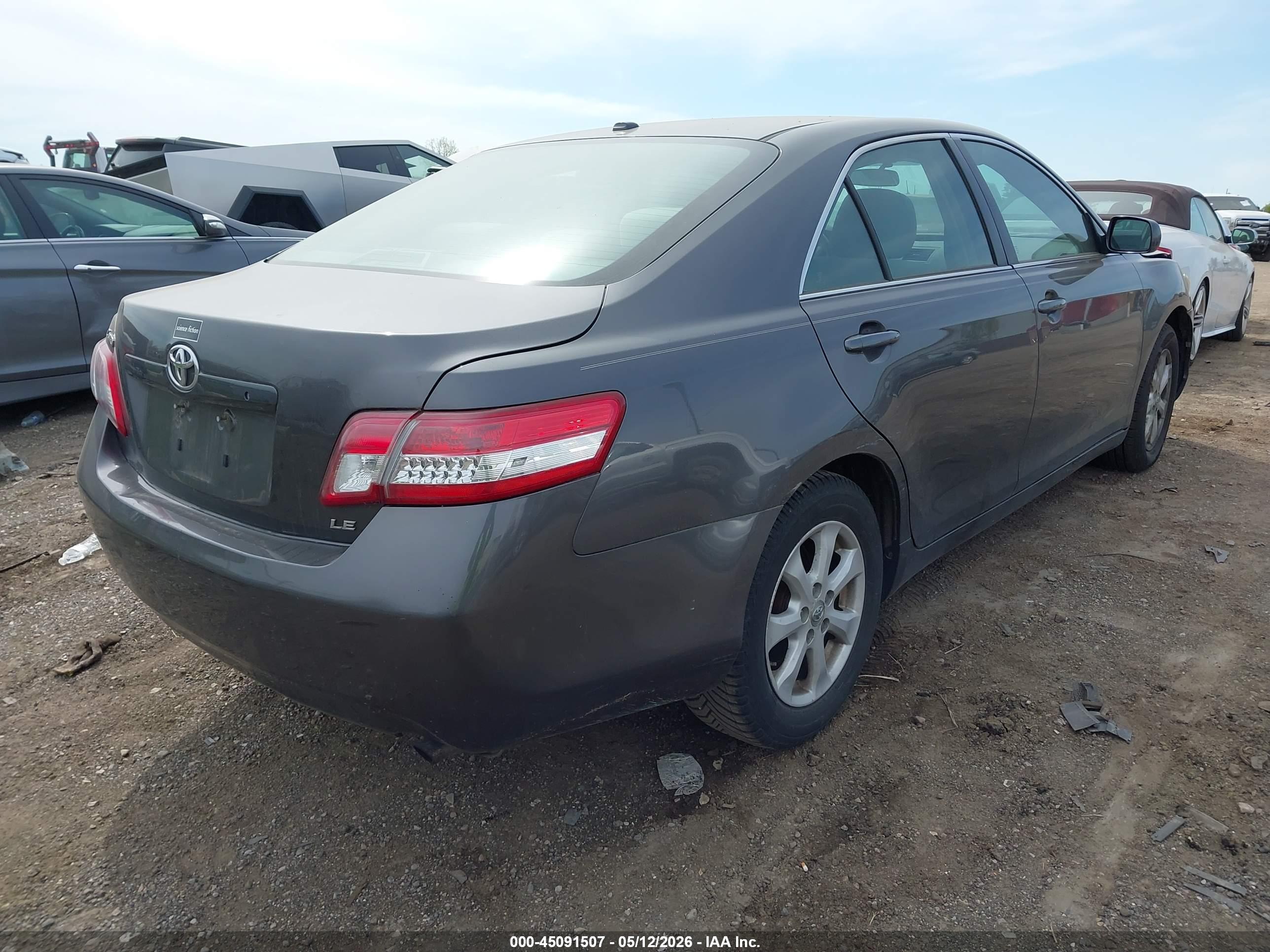 TOYOTA CAMRY image 4