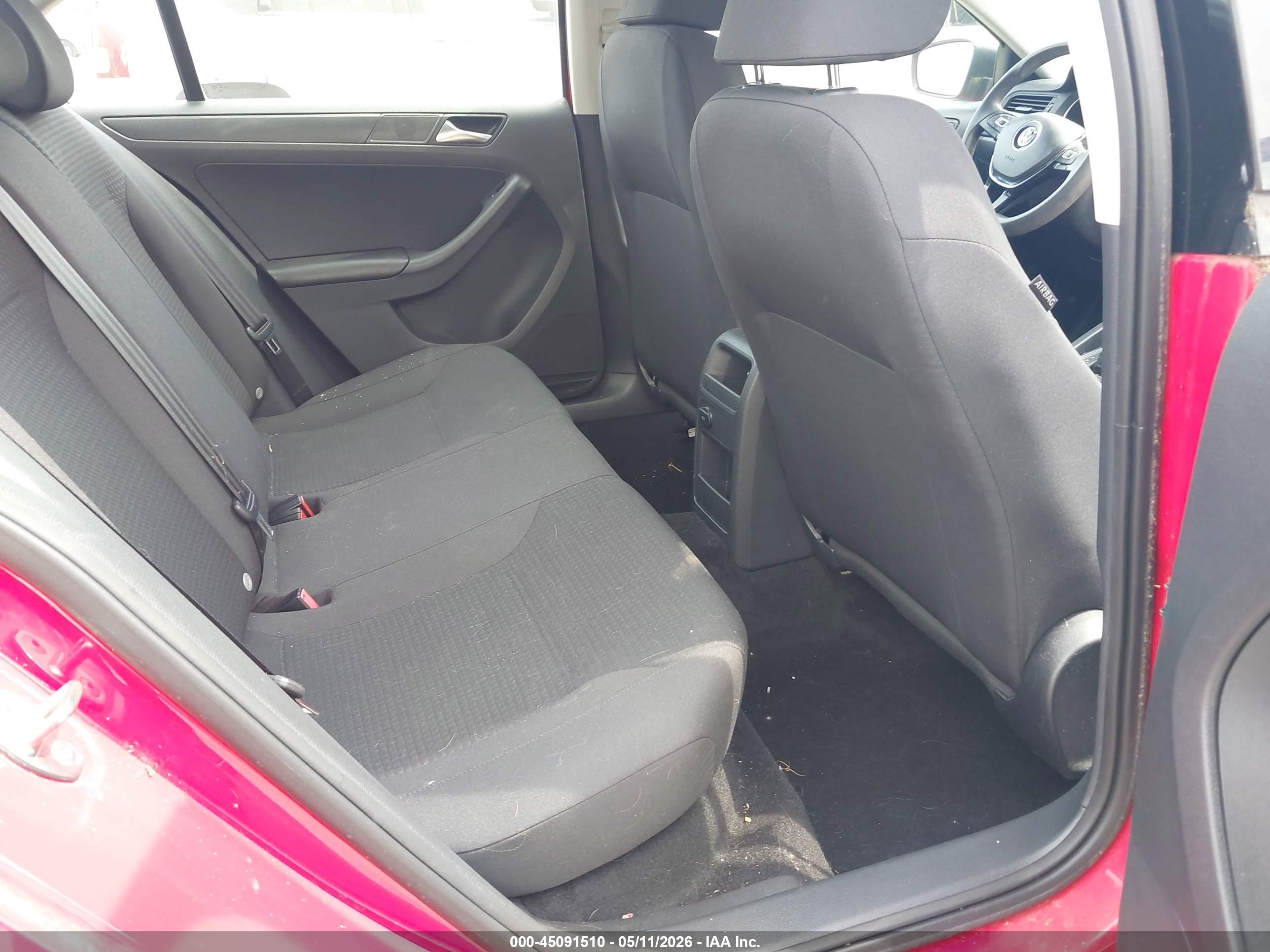 VOLKSWAGEN JETTA image 8
