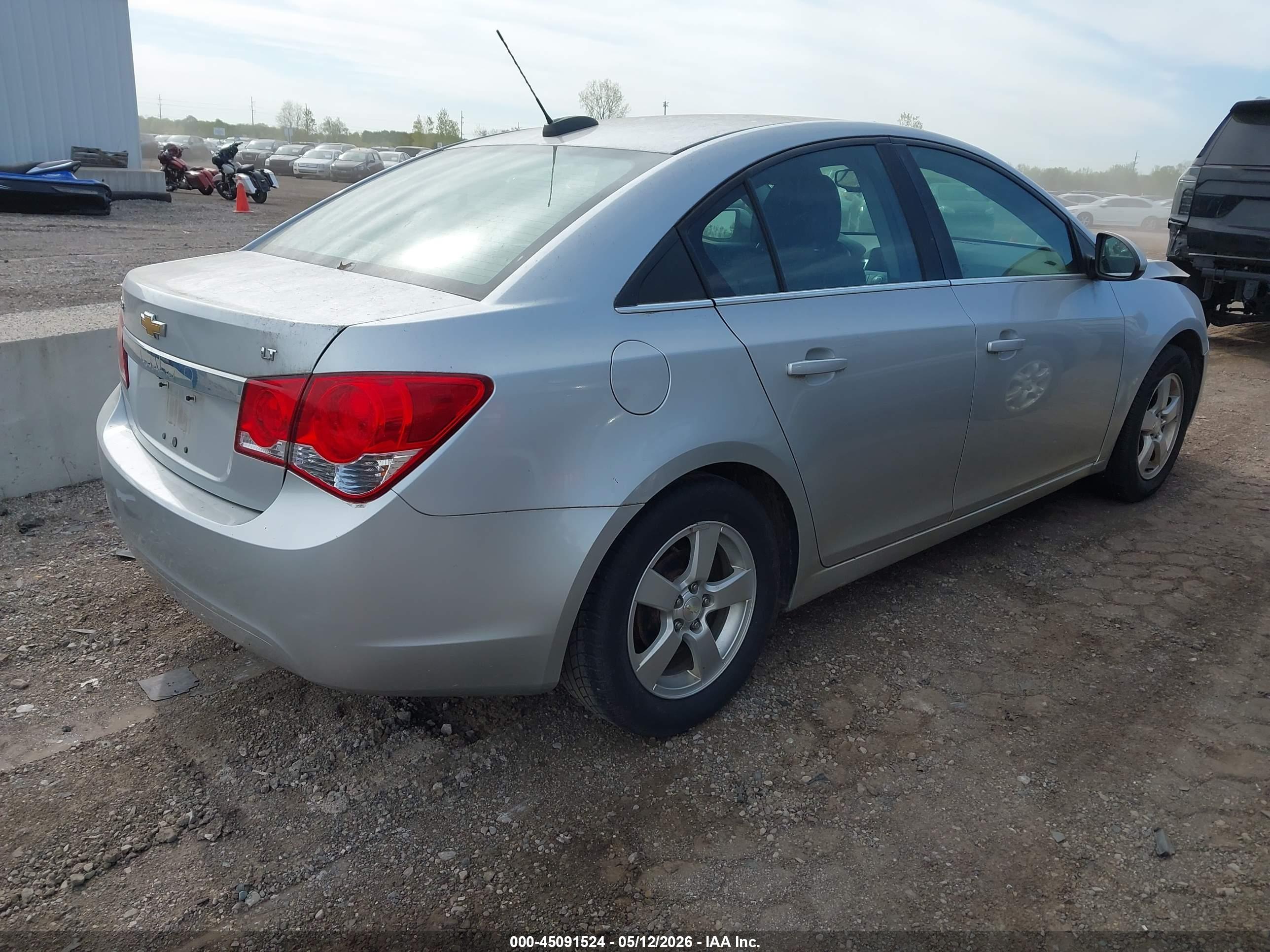 CHEVROLET CRUZE image 4
