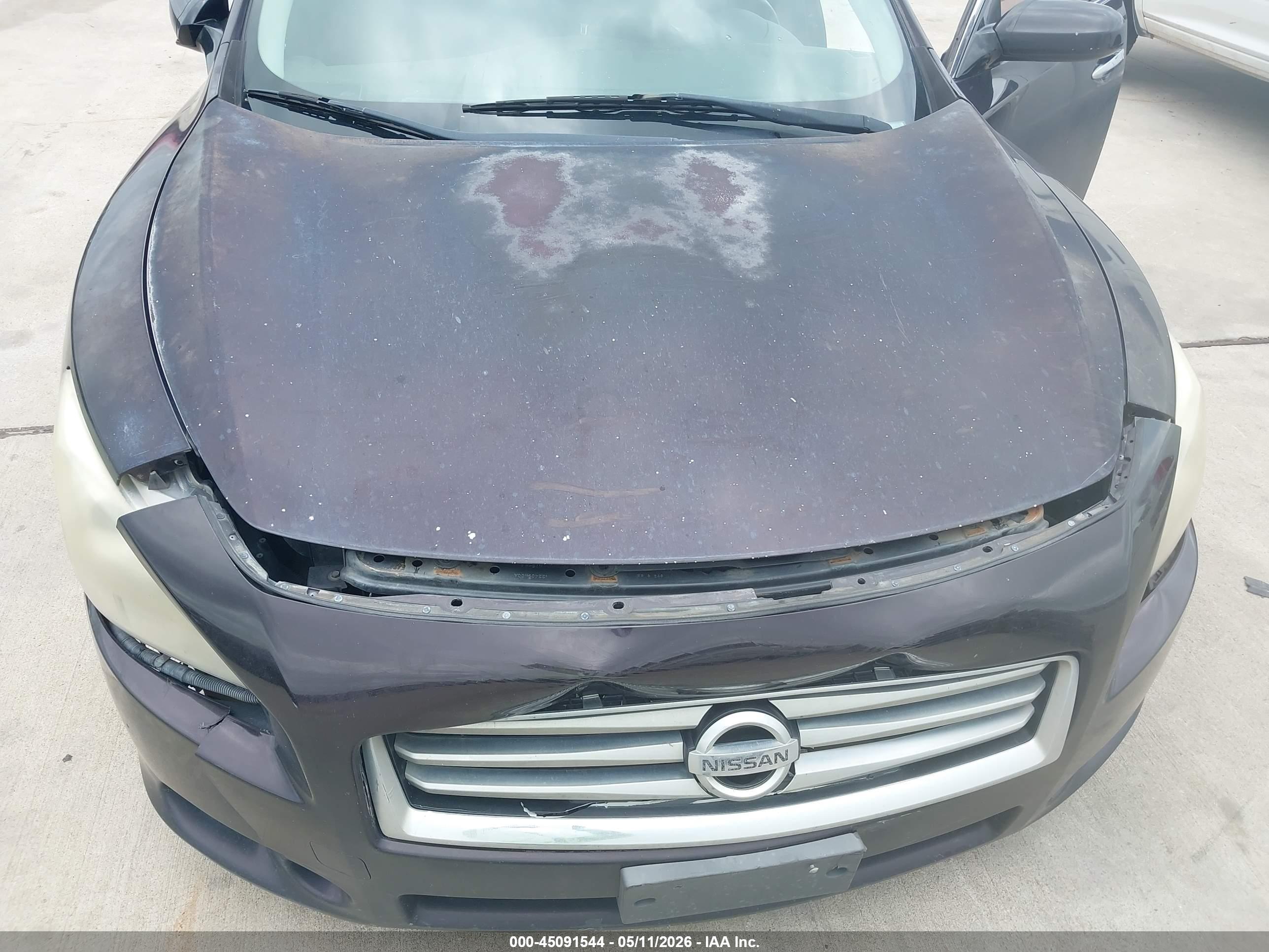 NISSAN MAXIMA image 6