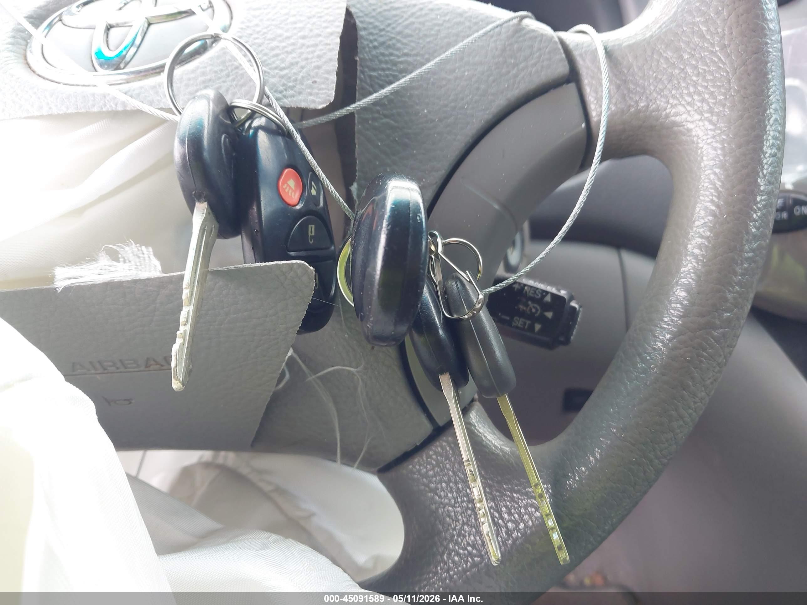 TOYOTA SIENNA image 11