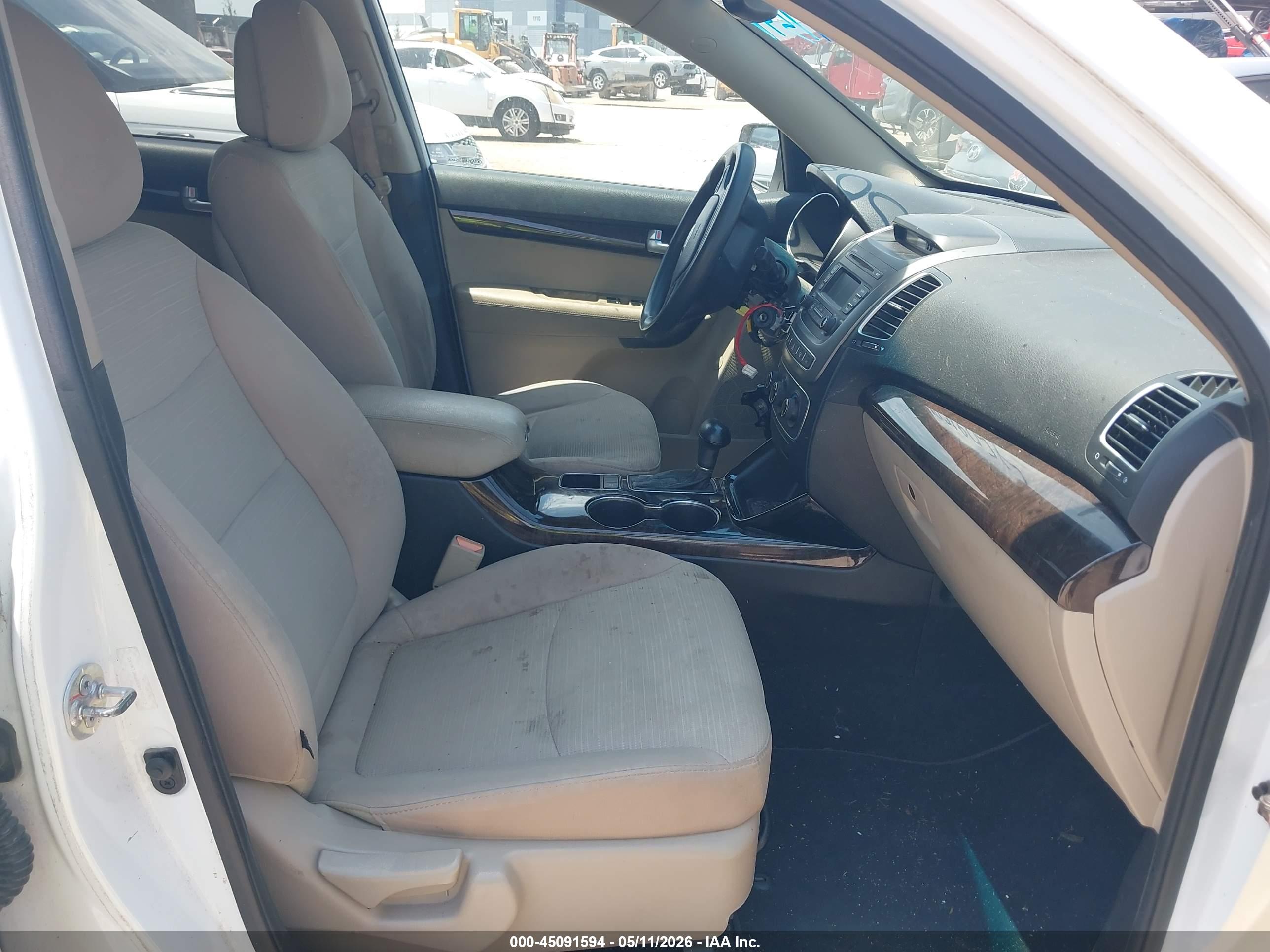 KIA SORENTO image 5