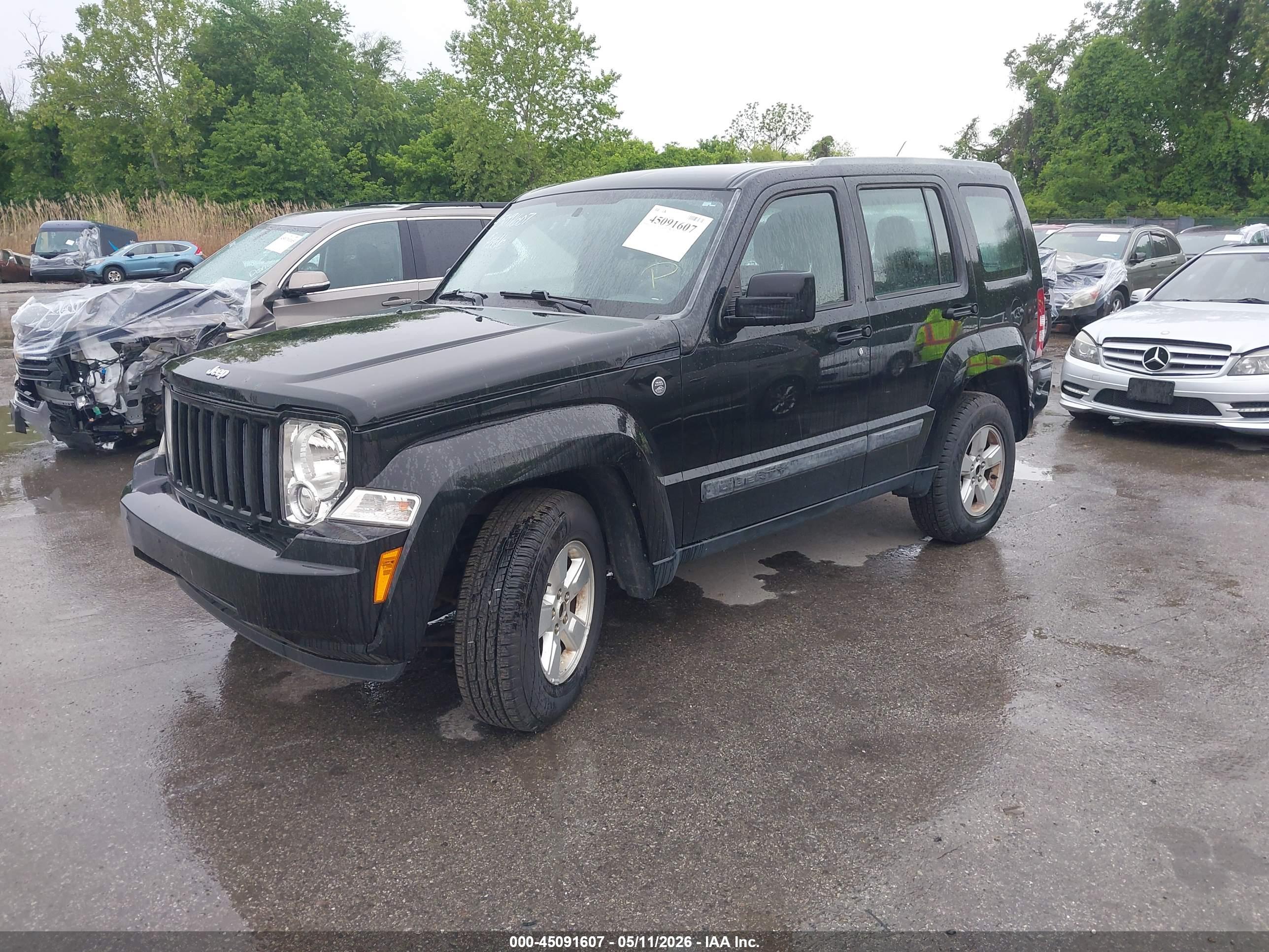 JEEP LIBERTY image 2