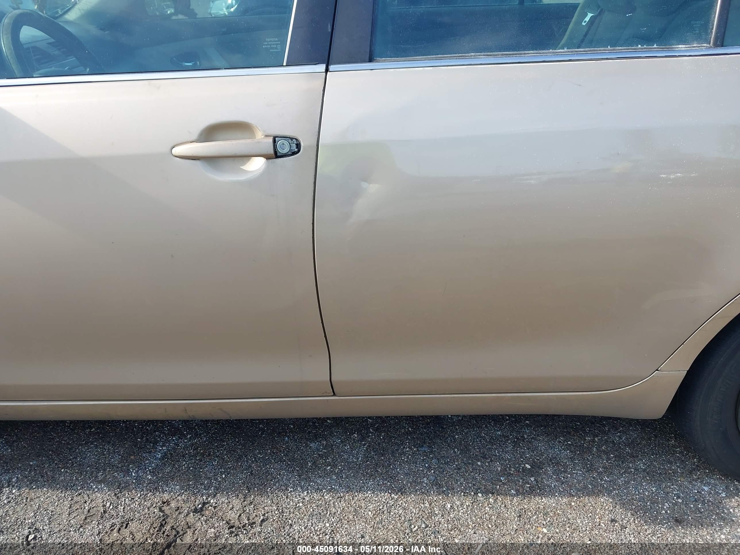 TOYOTA CAMRY image 6