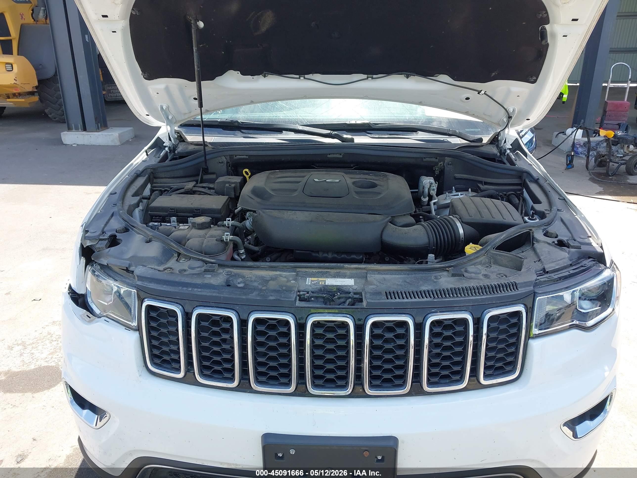 JEEP GRAND image 10