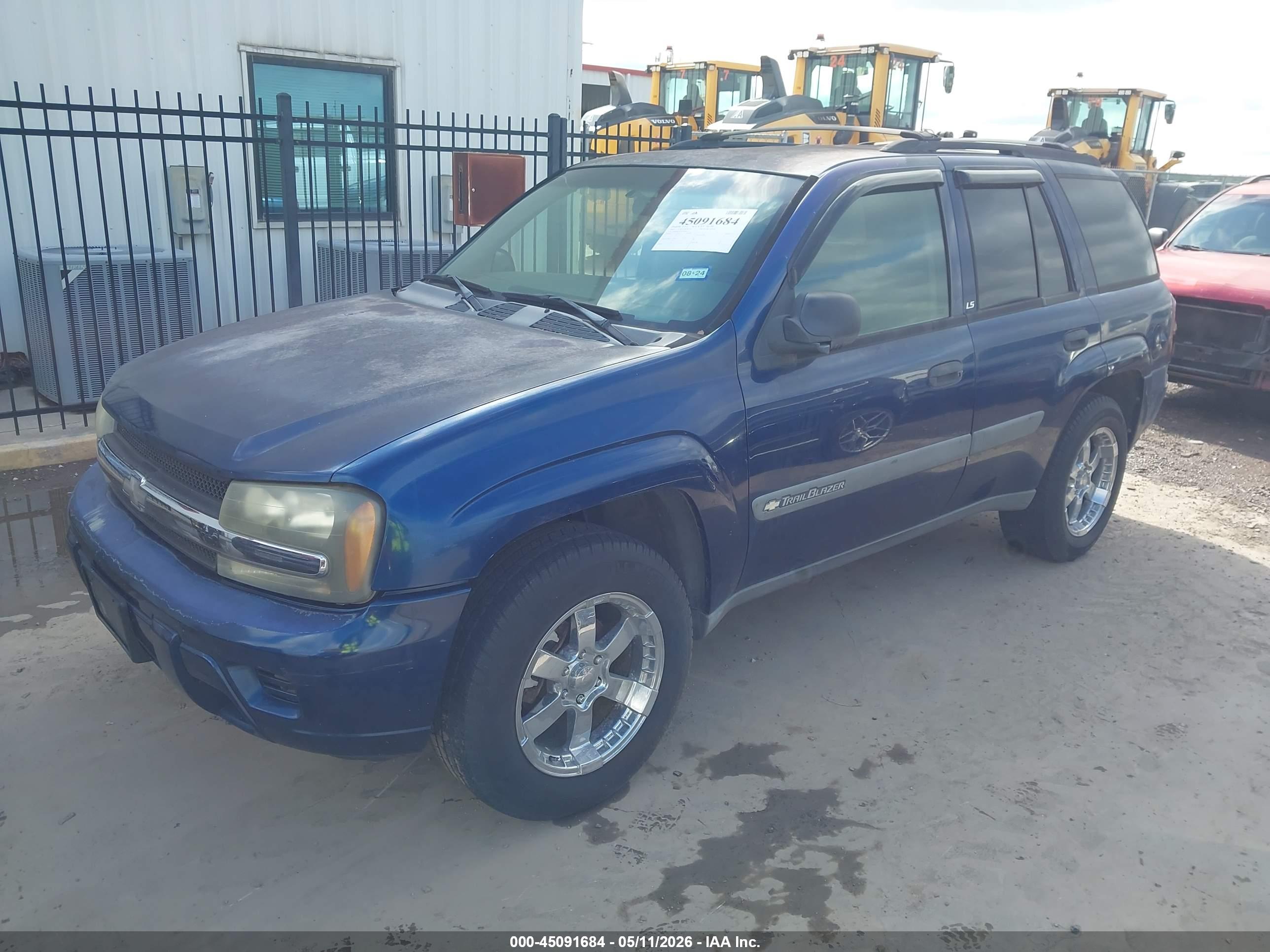 CHEVROLET TRAILBLAZER image 2