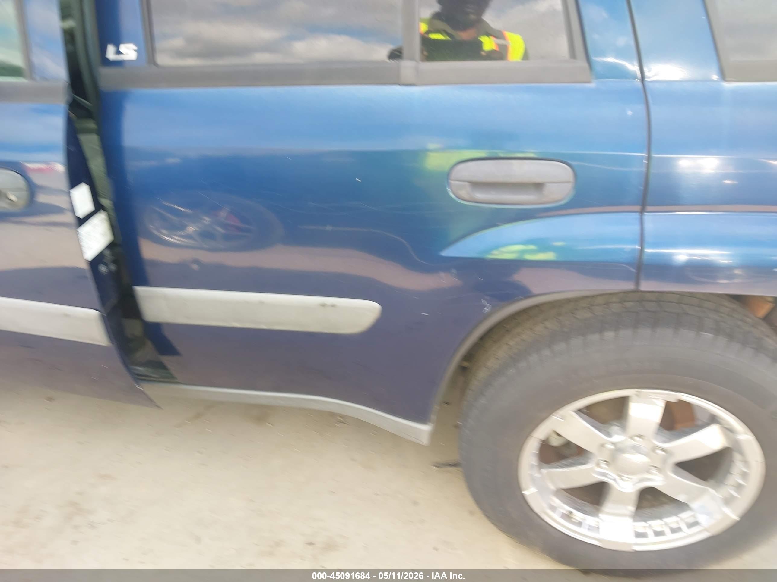 CHEVROLET TRAILBLAZER image 6