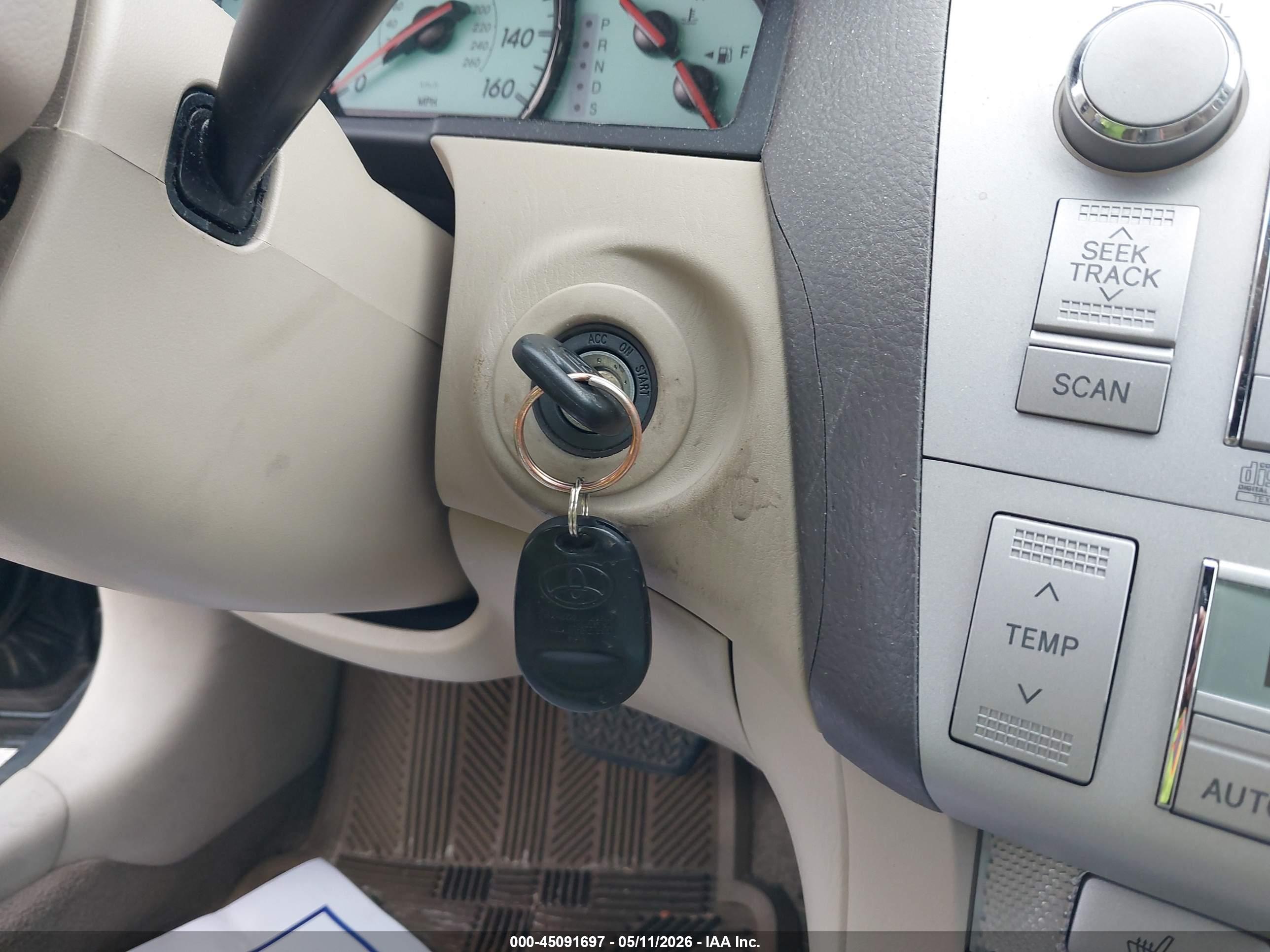 TOYOTA CAMRY image 11