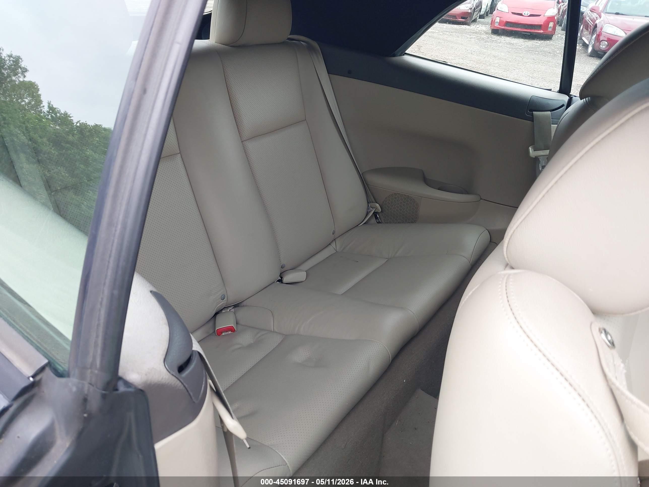 TOYOTA CAMRY image 8