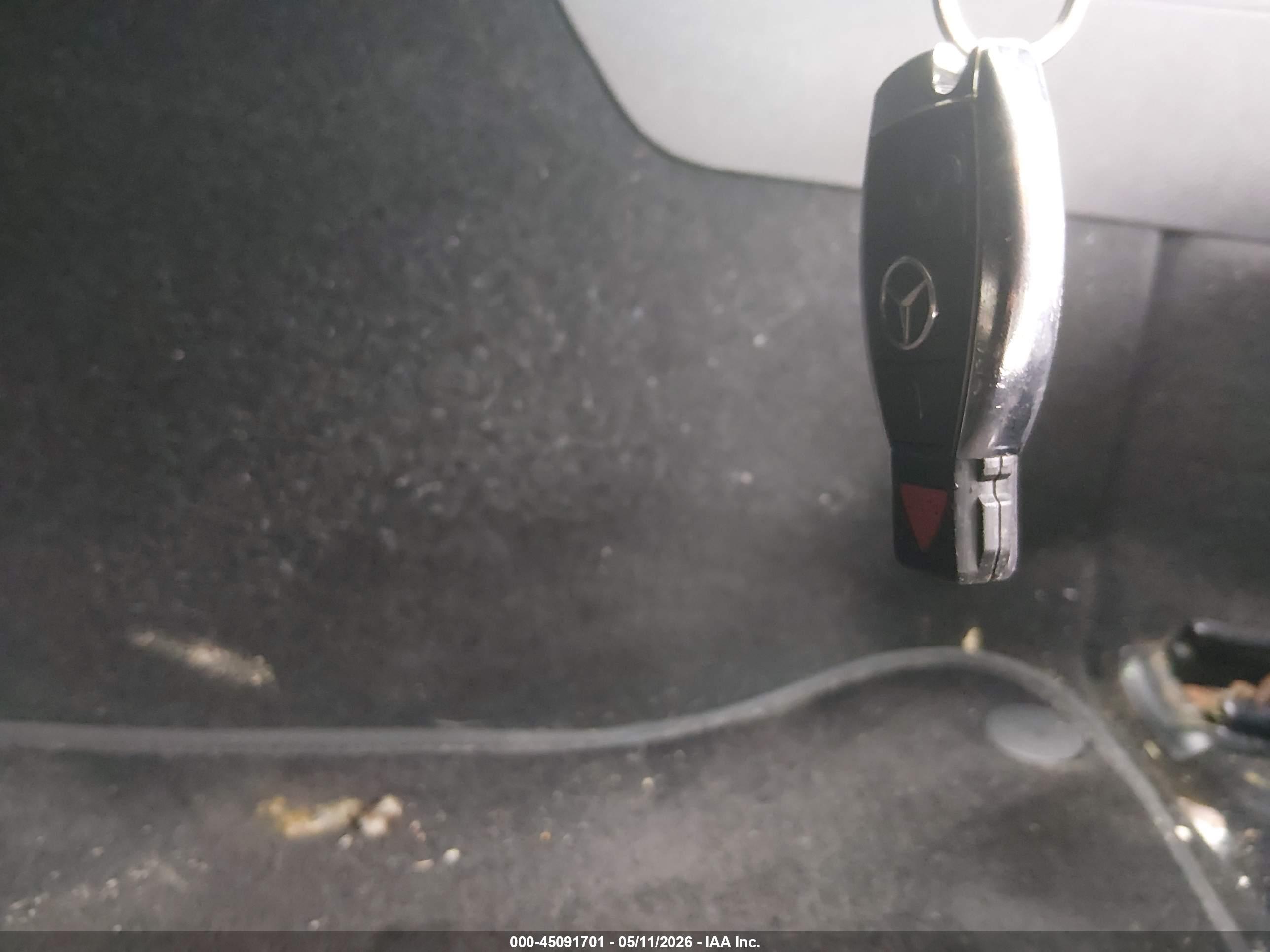 MERCEDES-BENZ C image 11