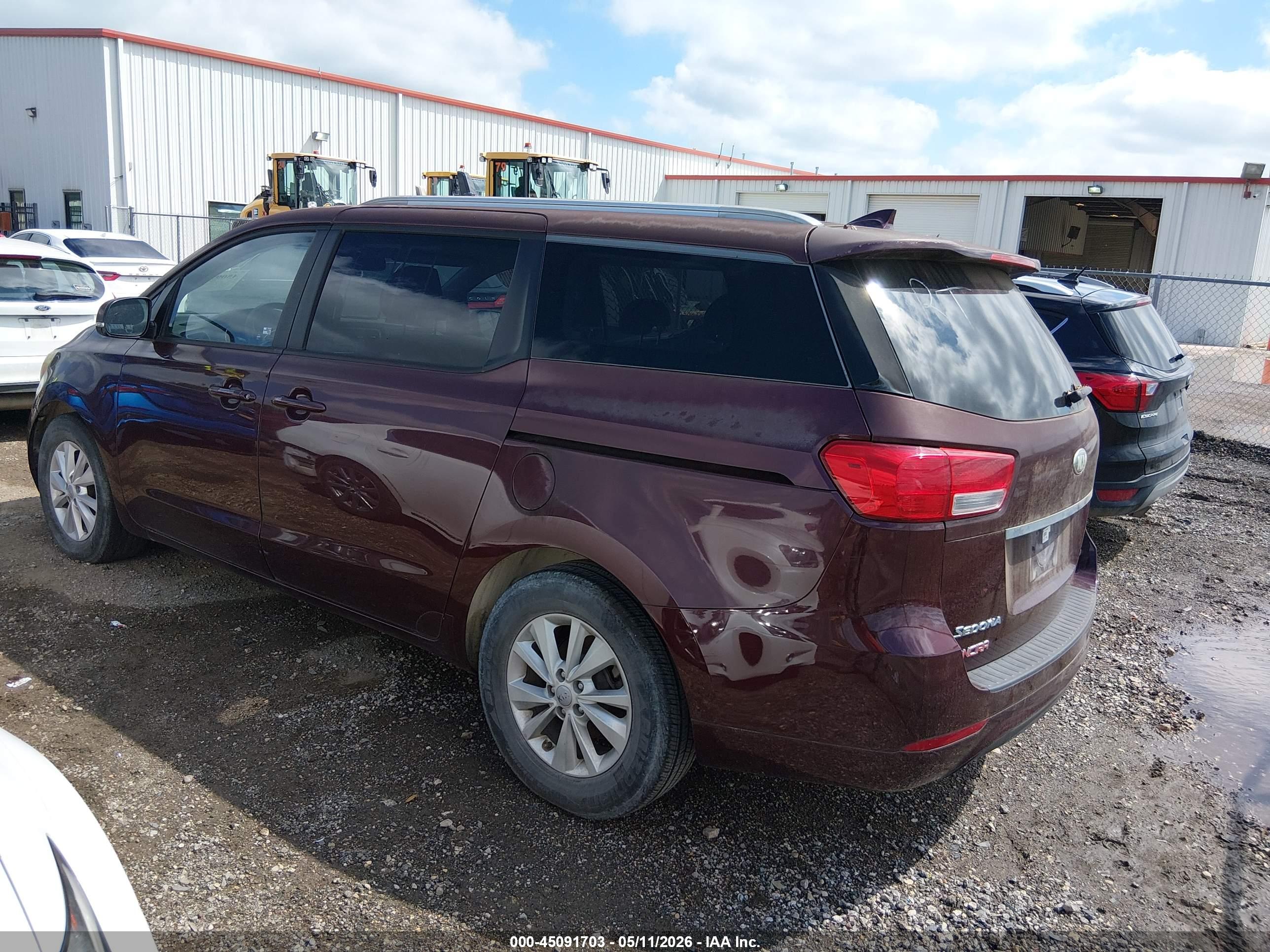 KIA SEDONA image 3