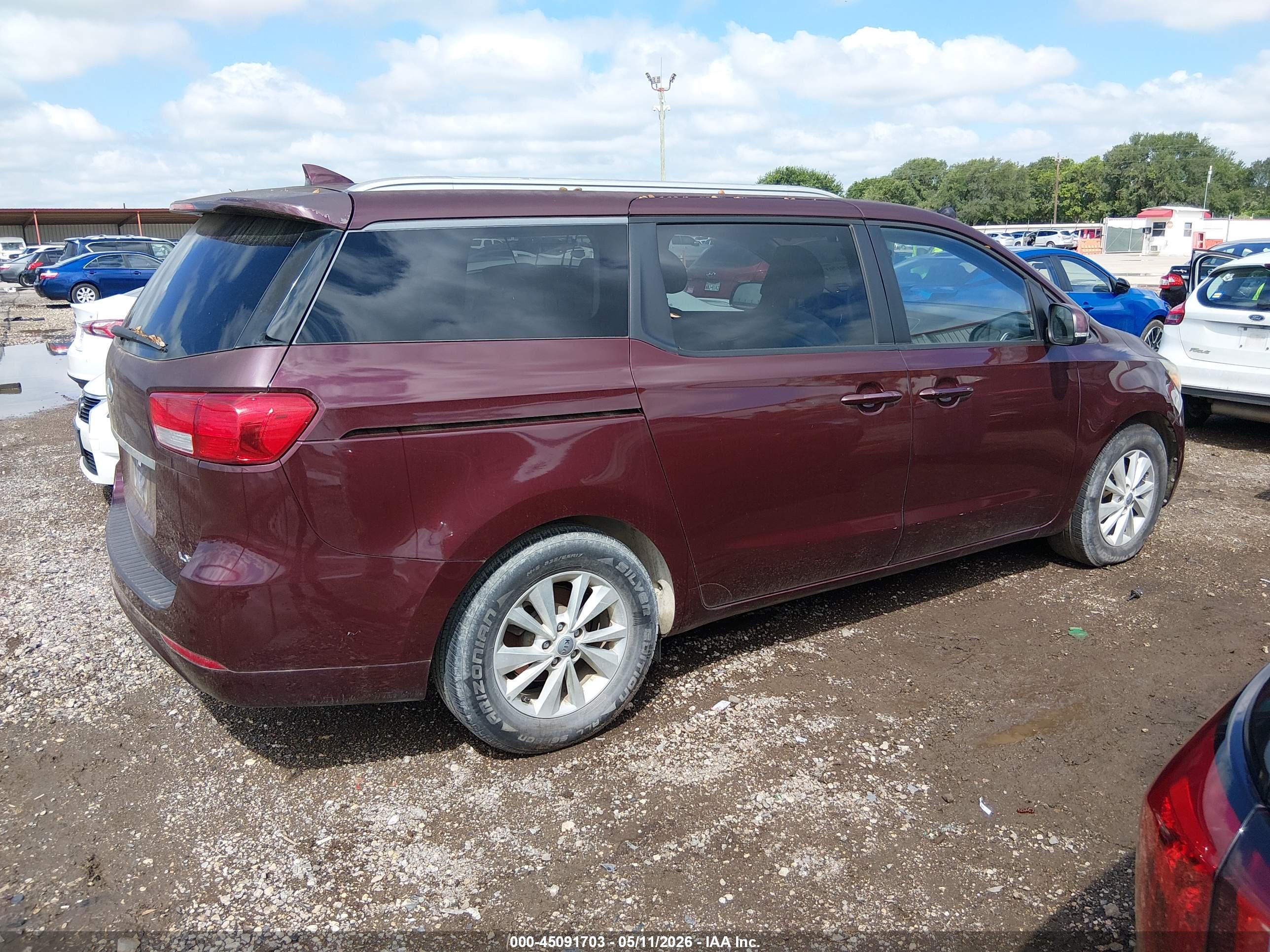 KIA SEDONA image 4