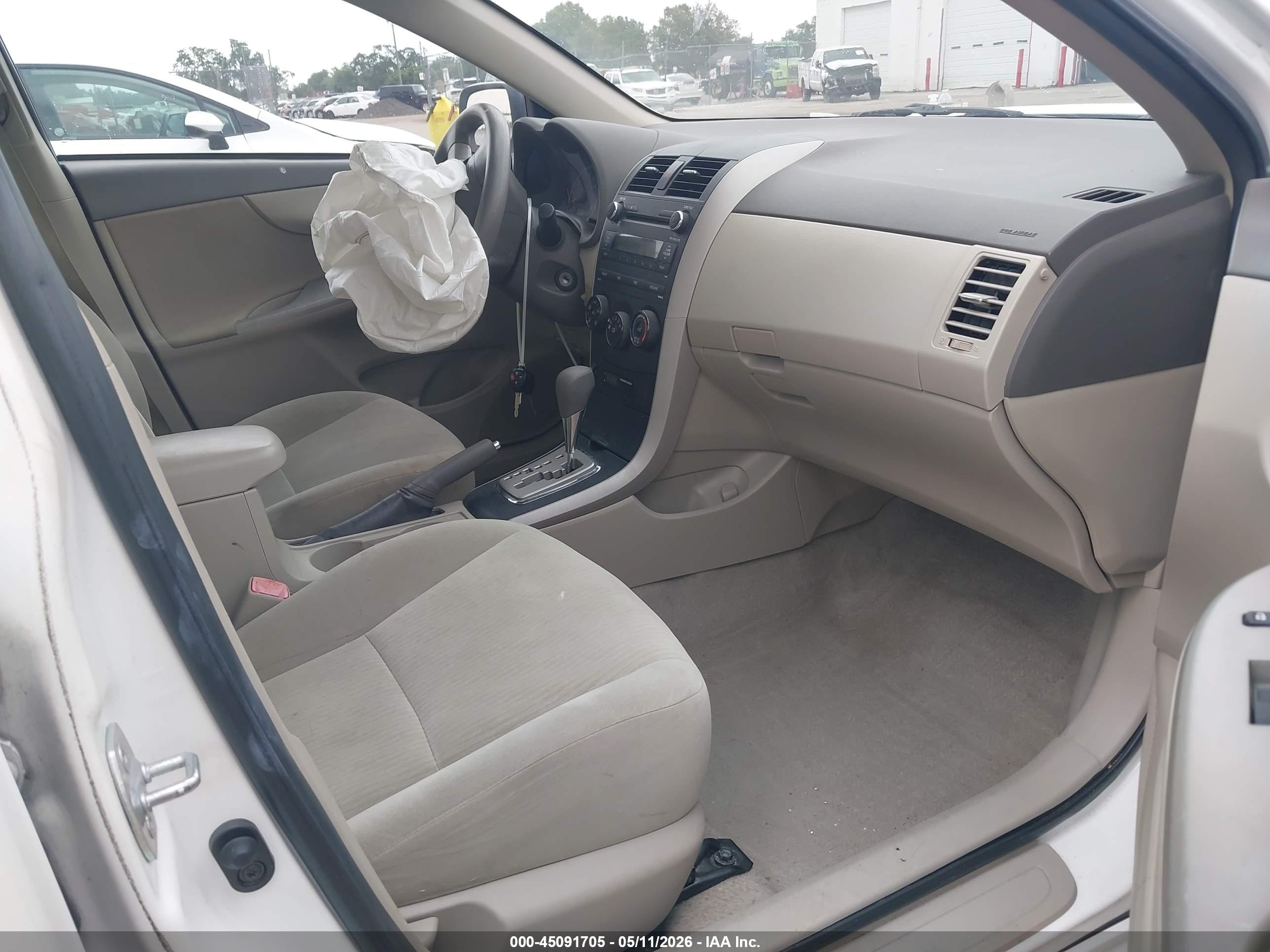 TOYOTA COROLLA image 5