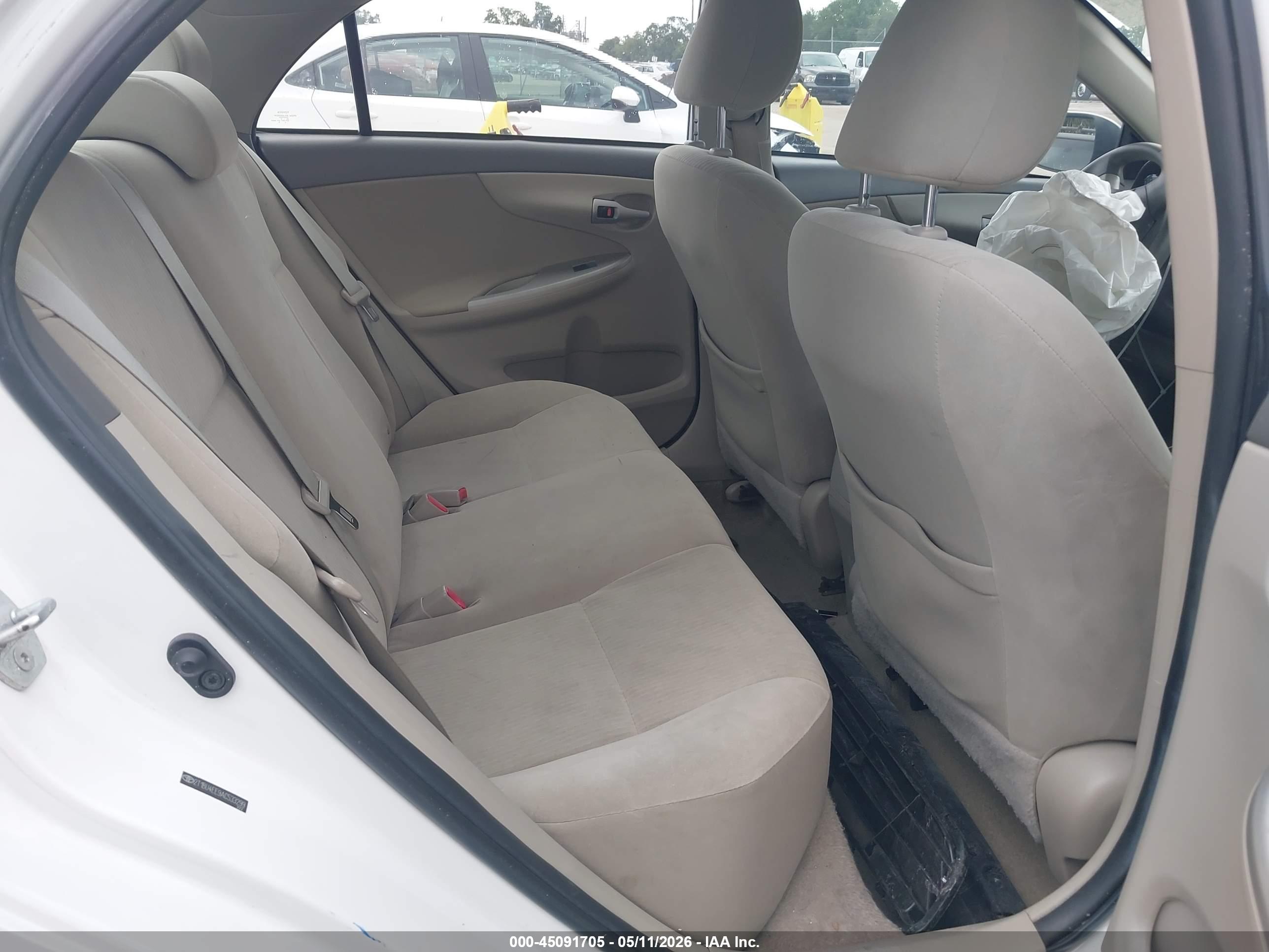 TOYOTA COROLLA image 8