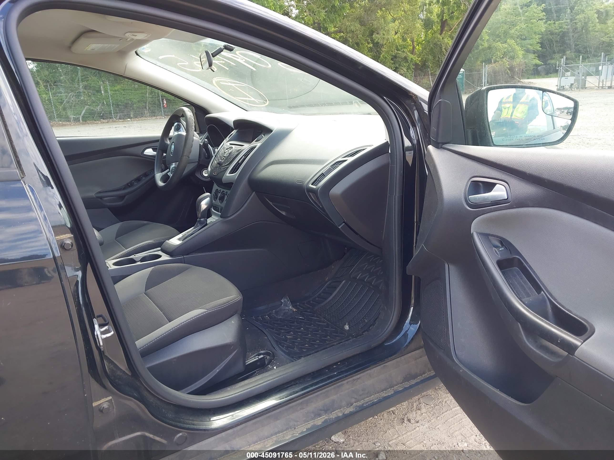 FORD FOCUS image 5