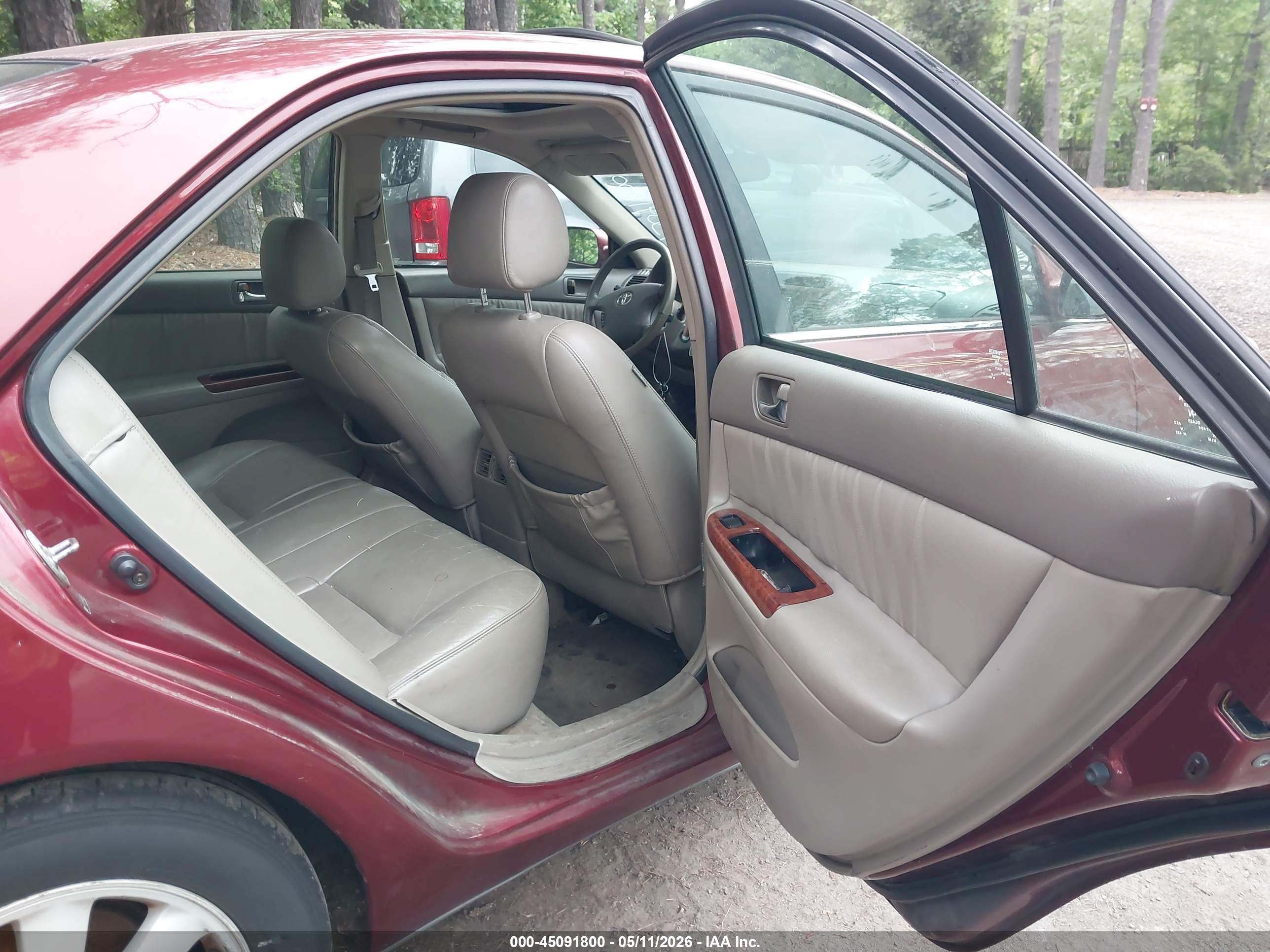 TOYOTA CAMRY image 8