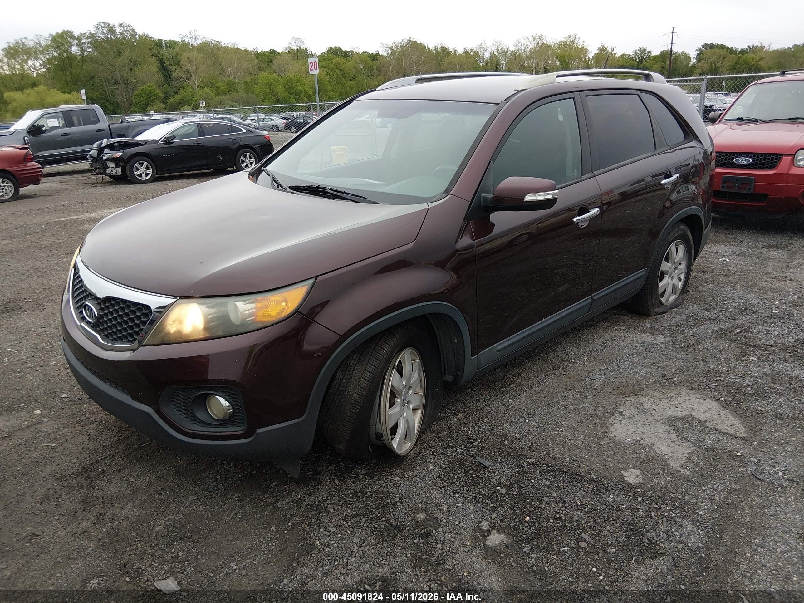 KIA SORENTO image 2