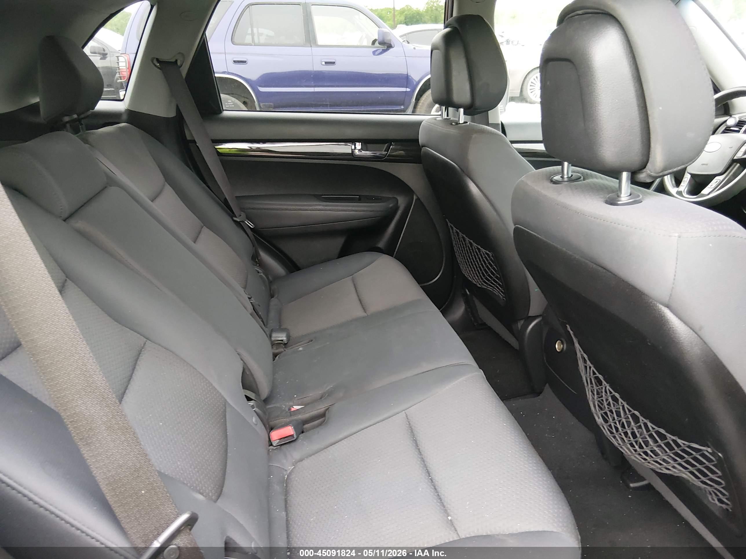 KIA SORENTO image 8
