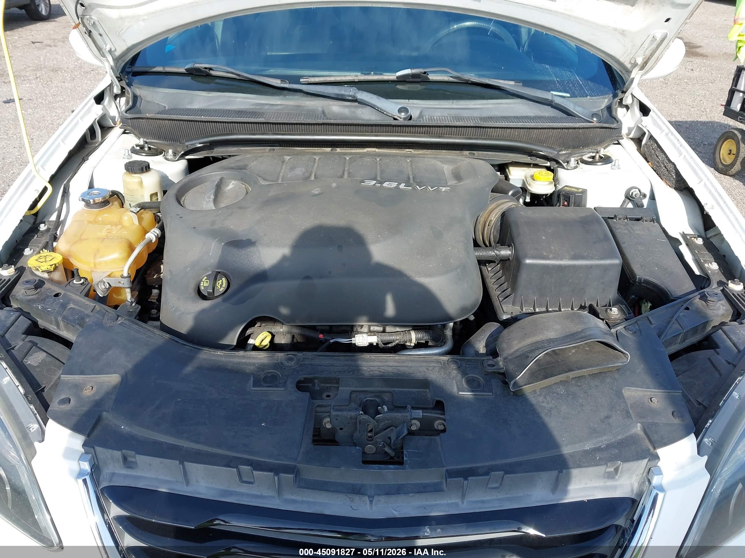 CHRYSLER 200 image 10