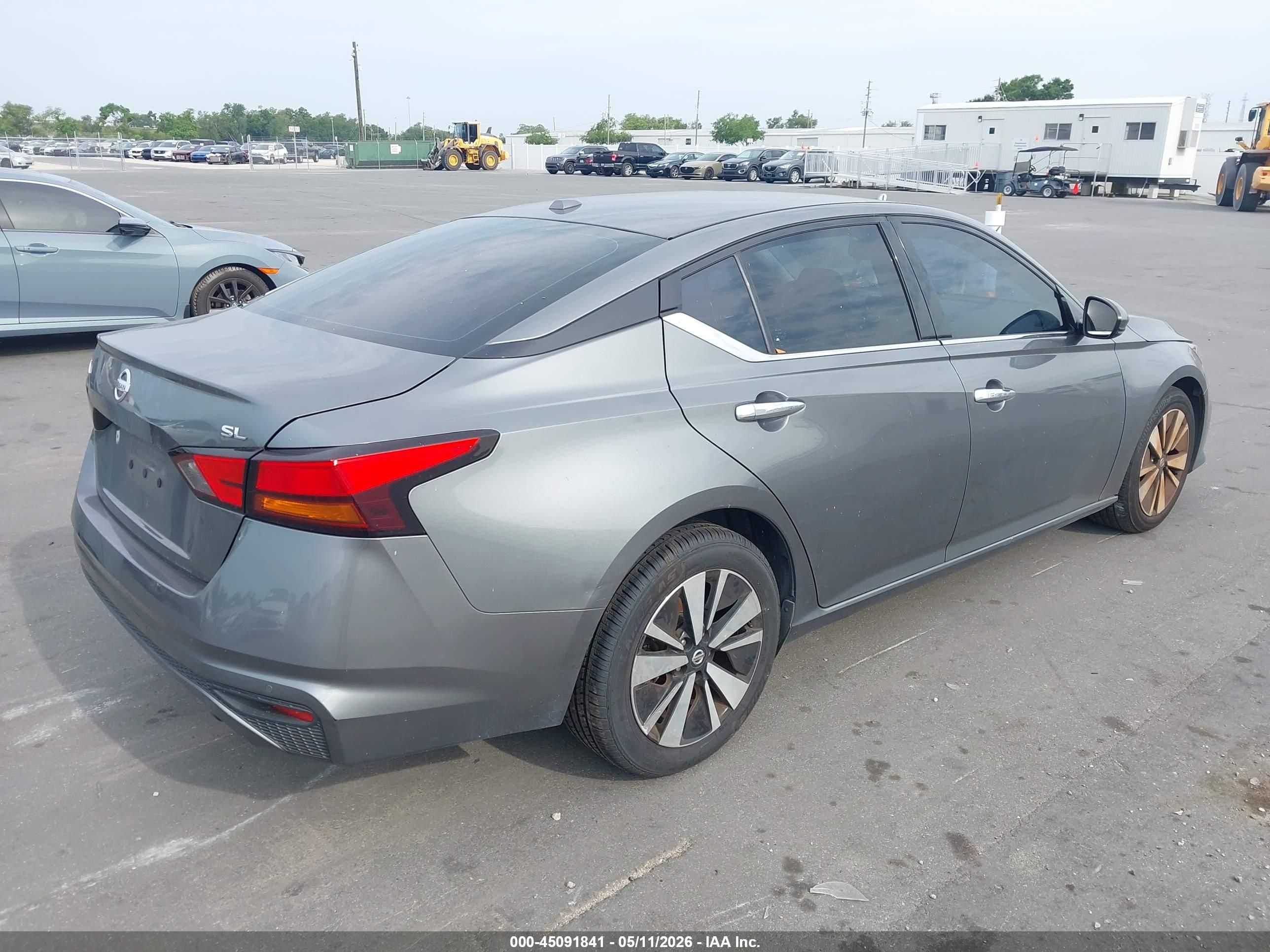 NISSAN ALTIMA image 4