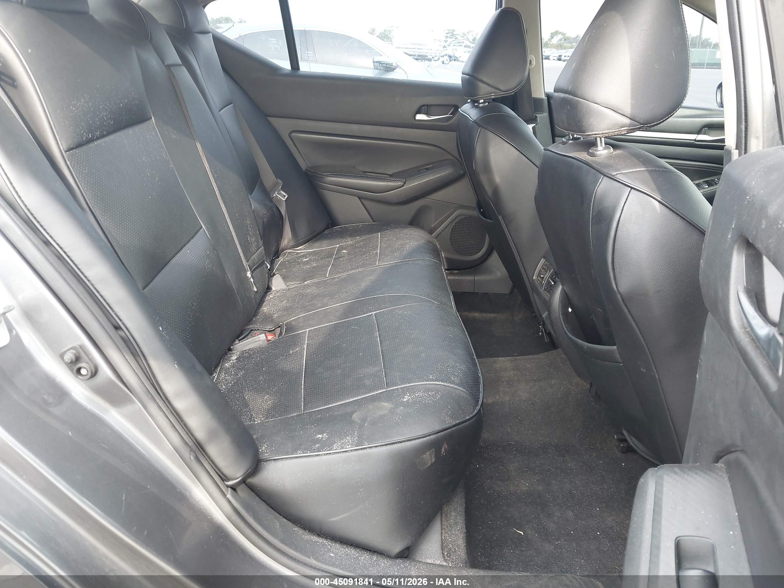 NISSAN ALTIMA image 8