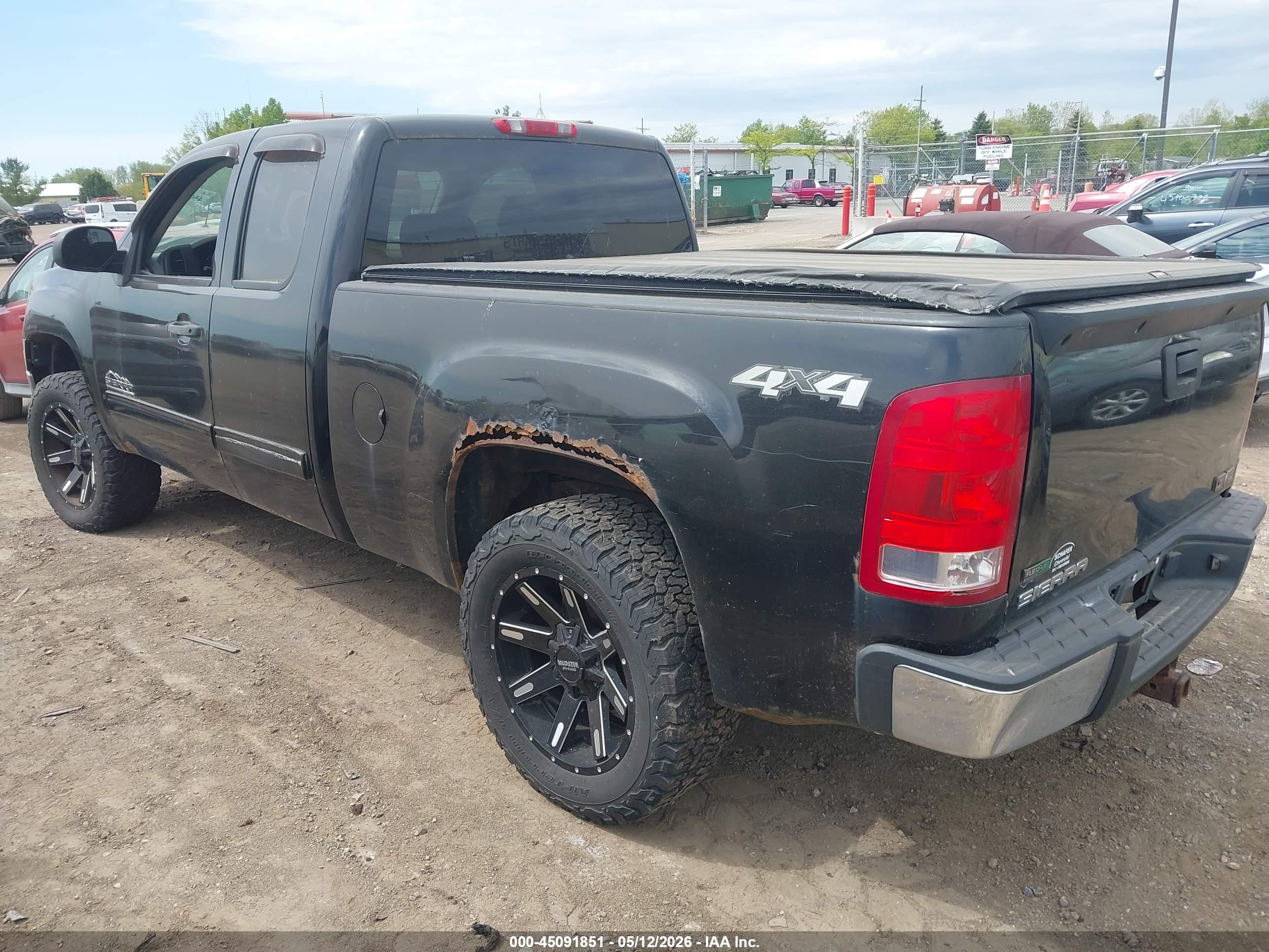 GMC SIERRA image 3