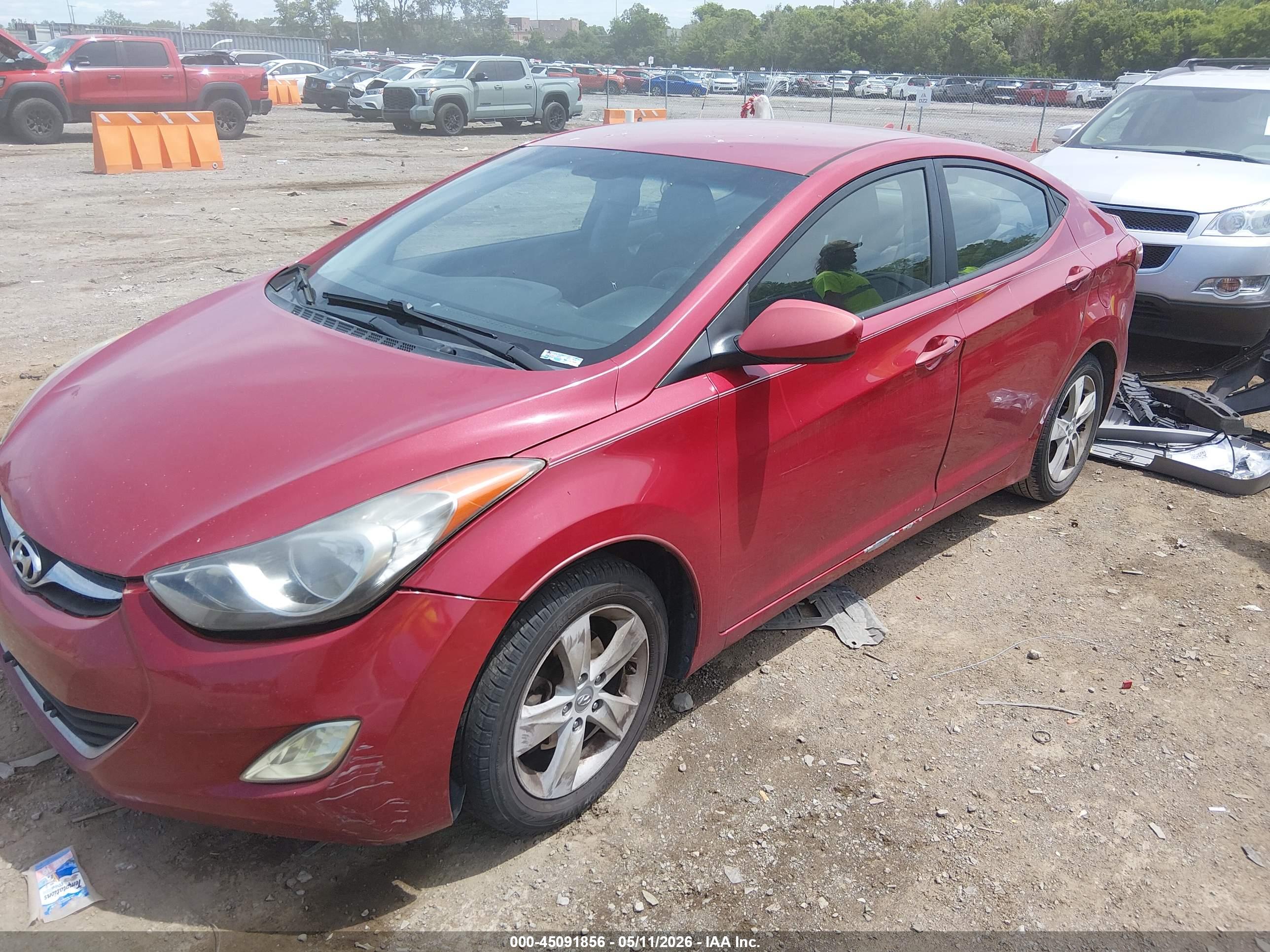 HYUNDAI ELANTRA image 2