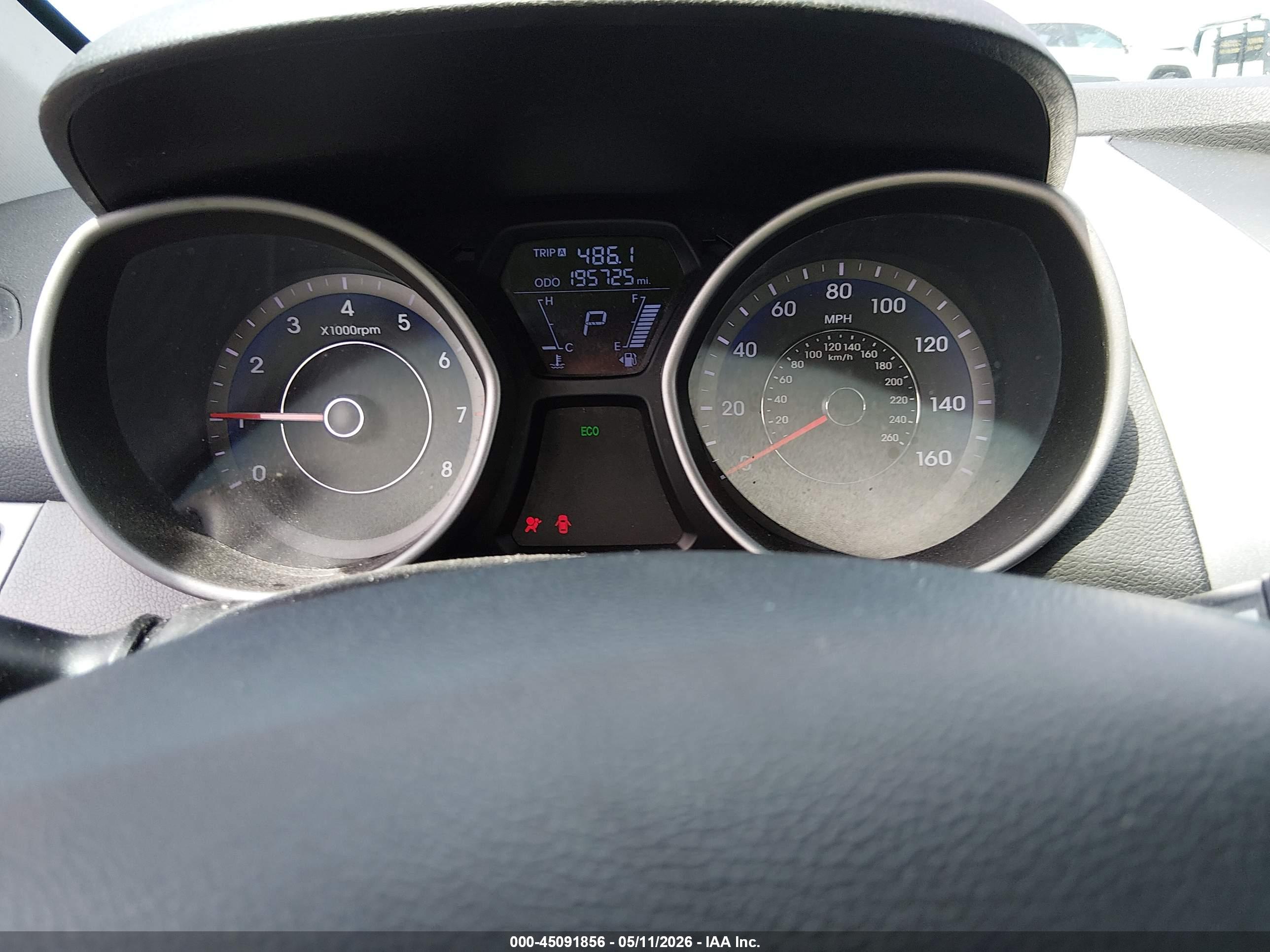 HYUNDAI ELANTRA image 7