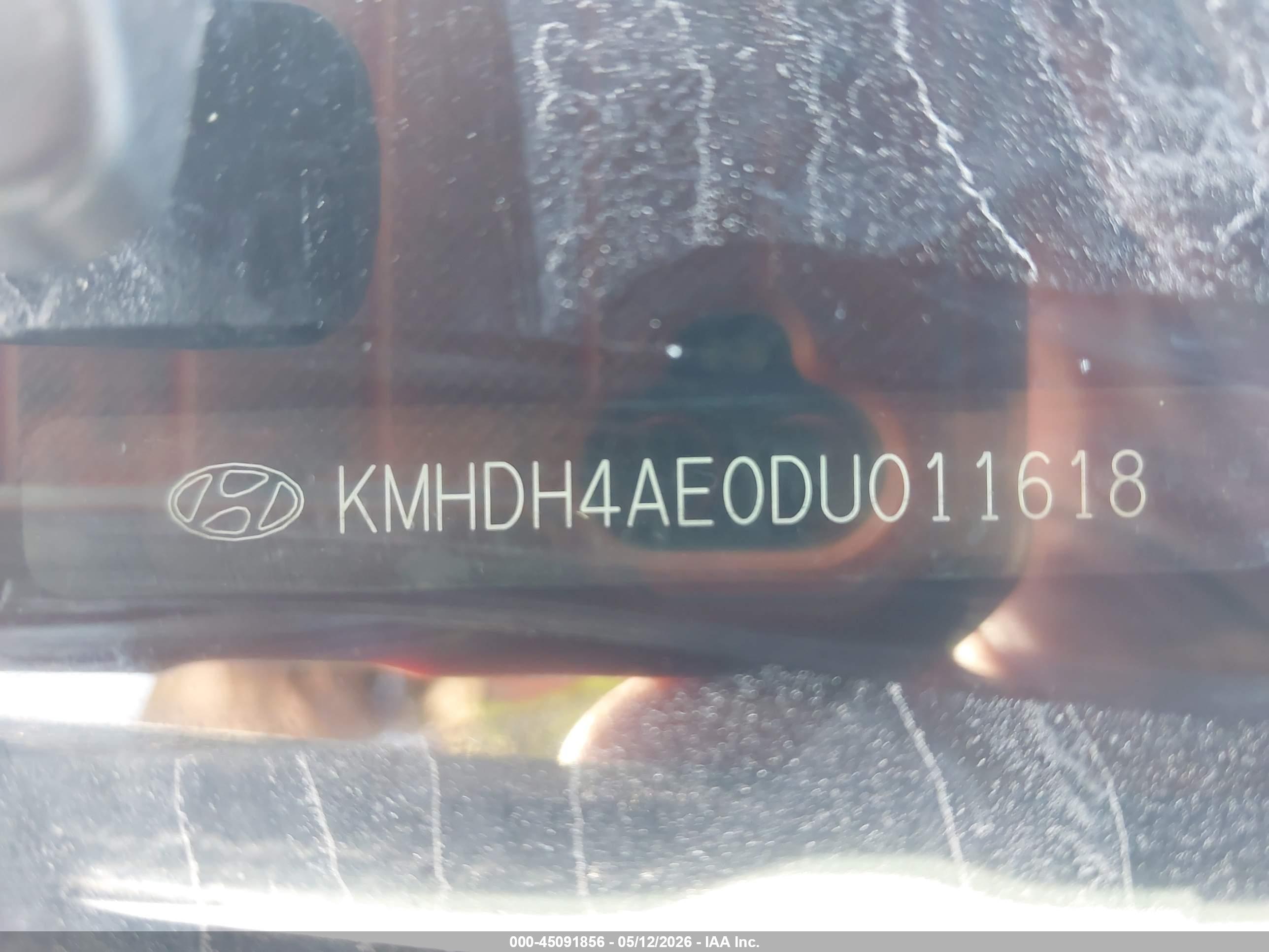 HYUNDAI ELANTRA image 9