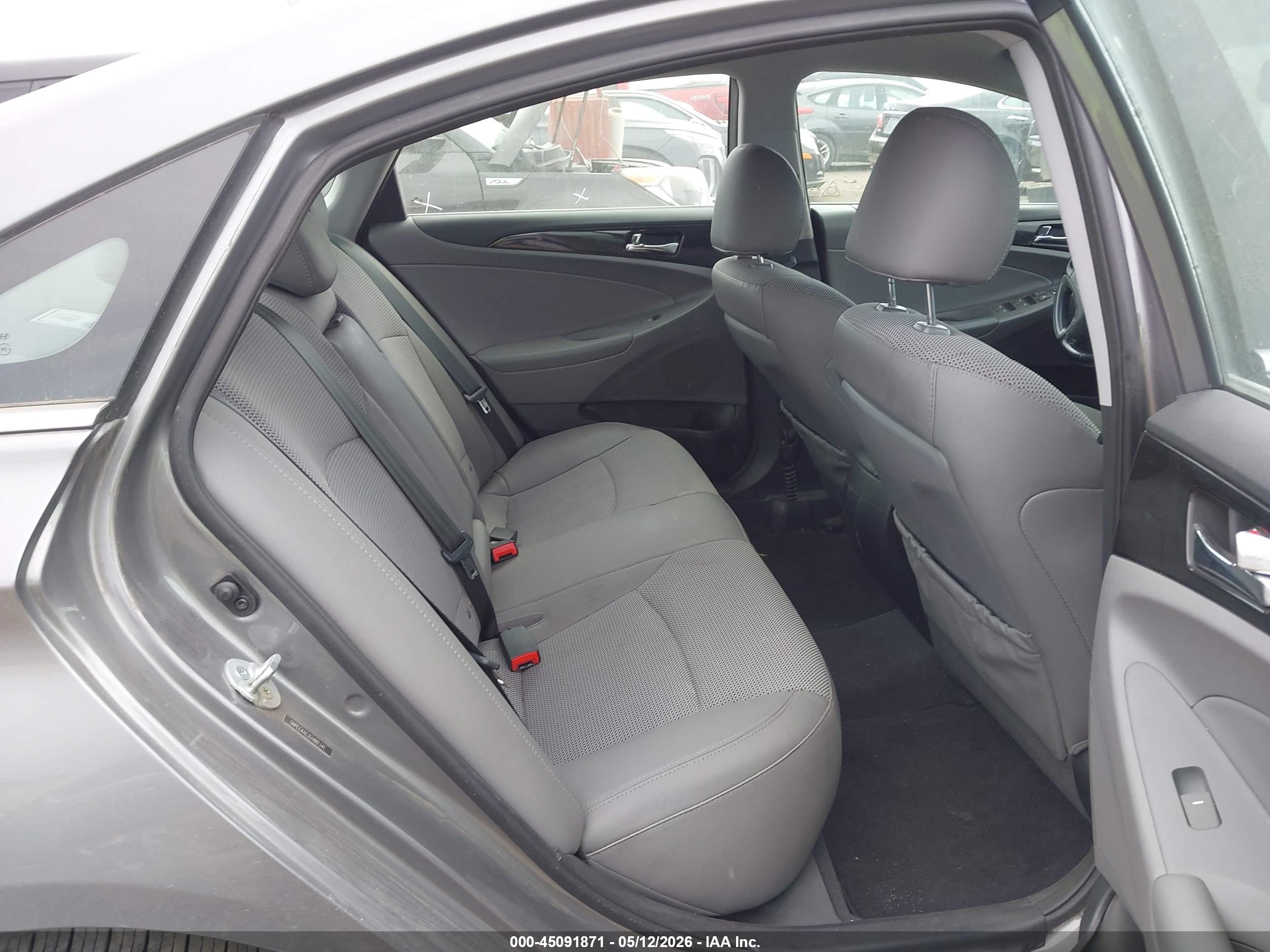 HYUNDAI SONATA image 8