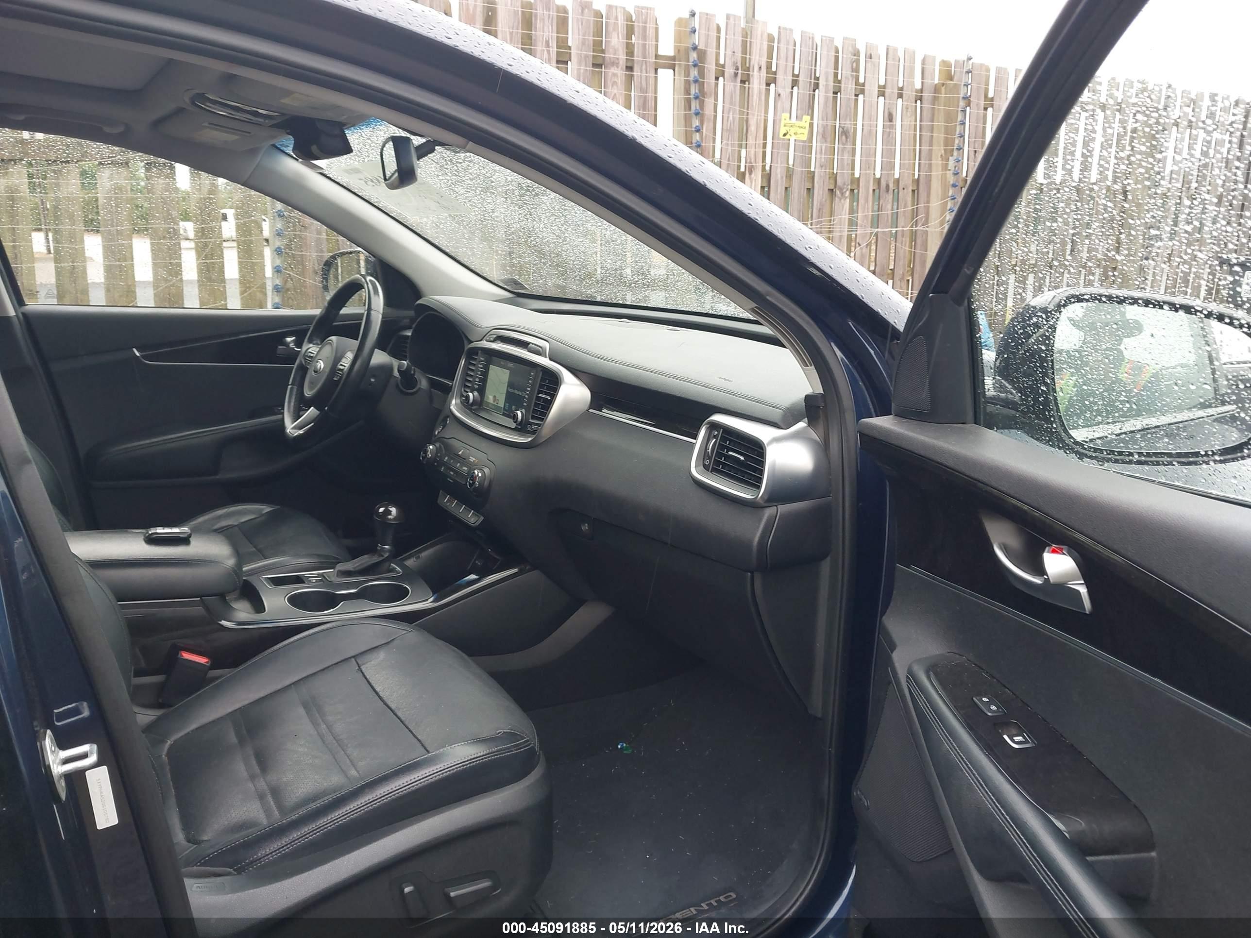 KIA SORENTO image 5