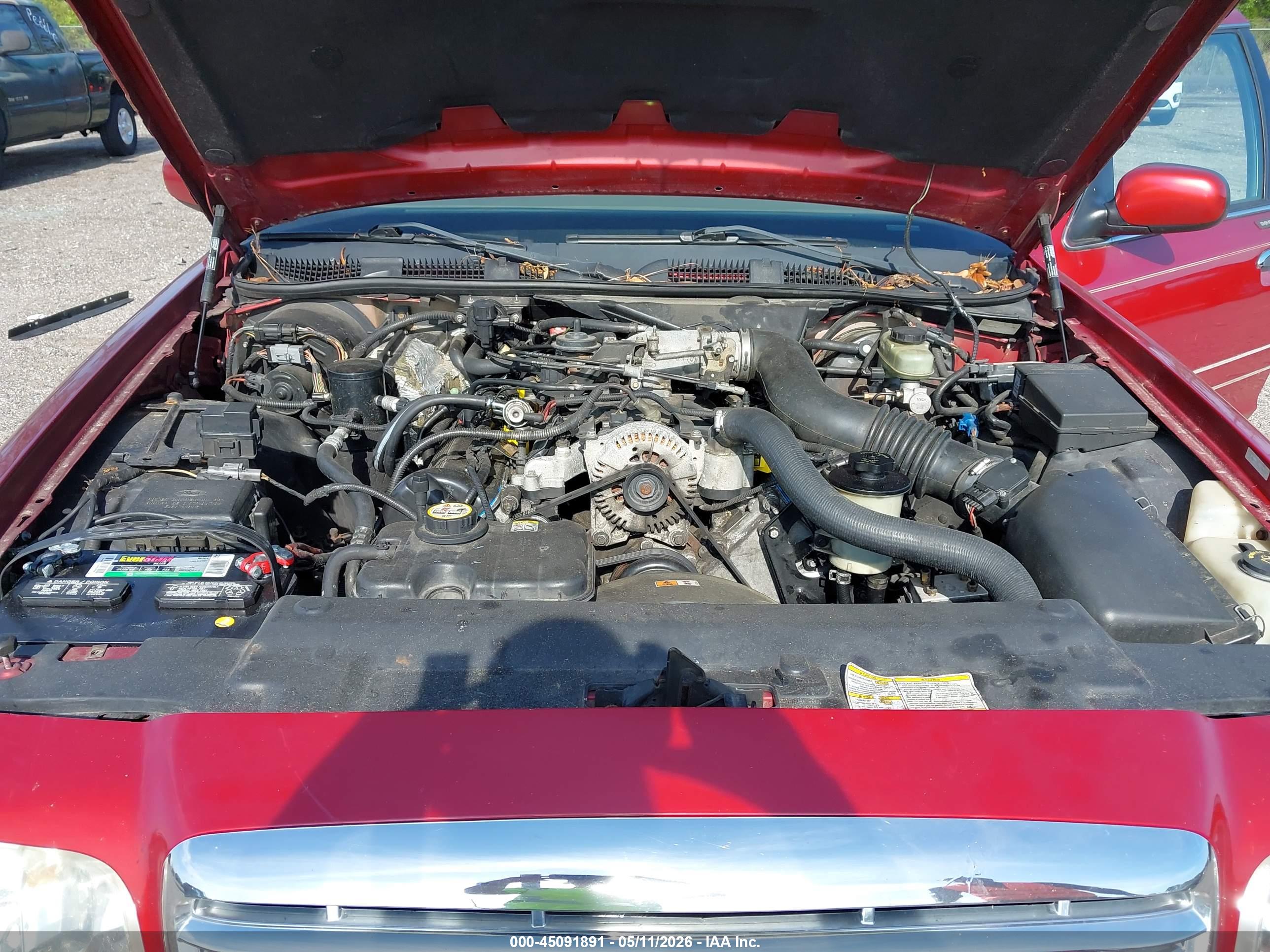 FORD CROWN image 10