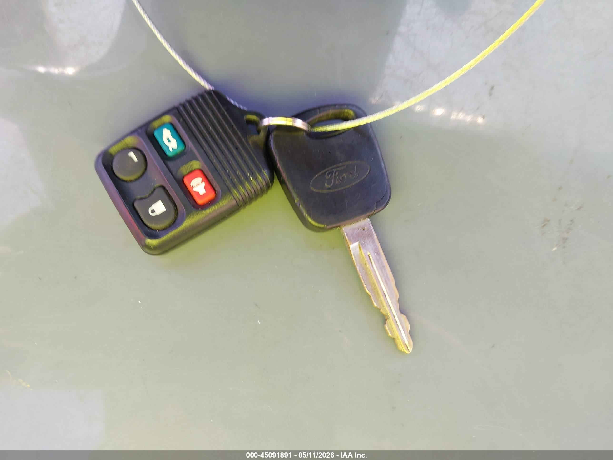FORD CROWN image 11