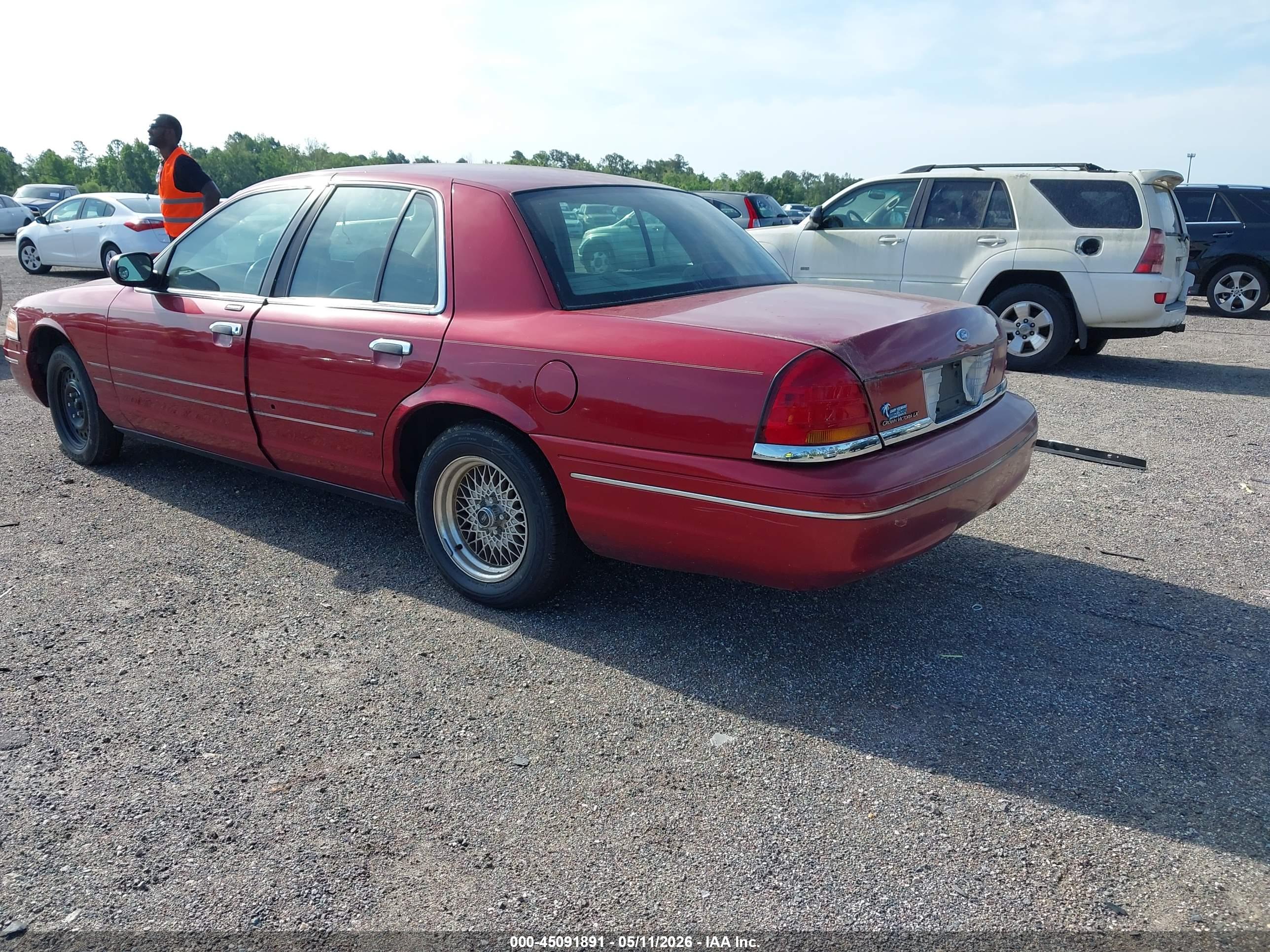 FORD CROWN image 3