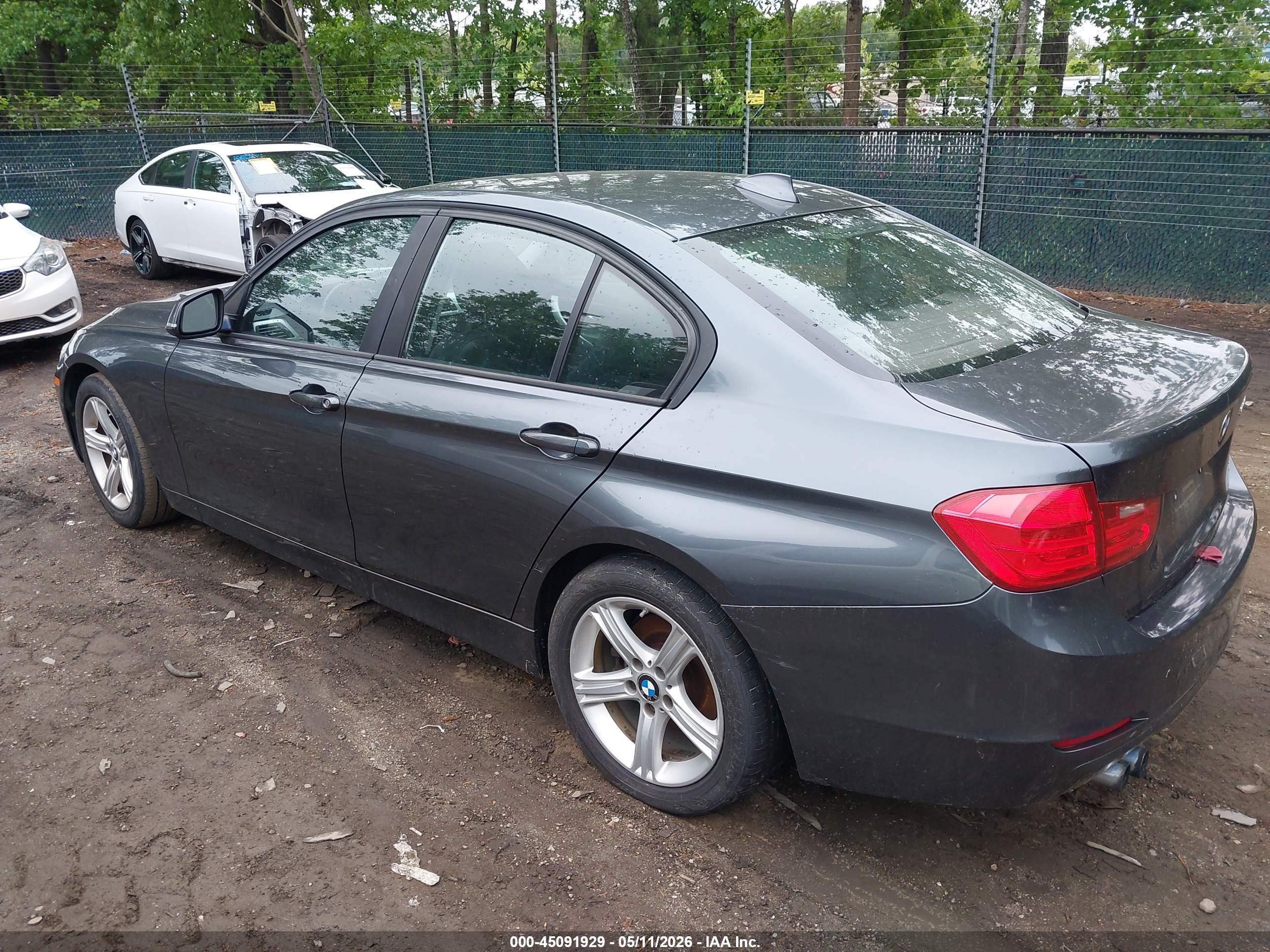 BMW 328I image 3