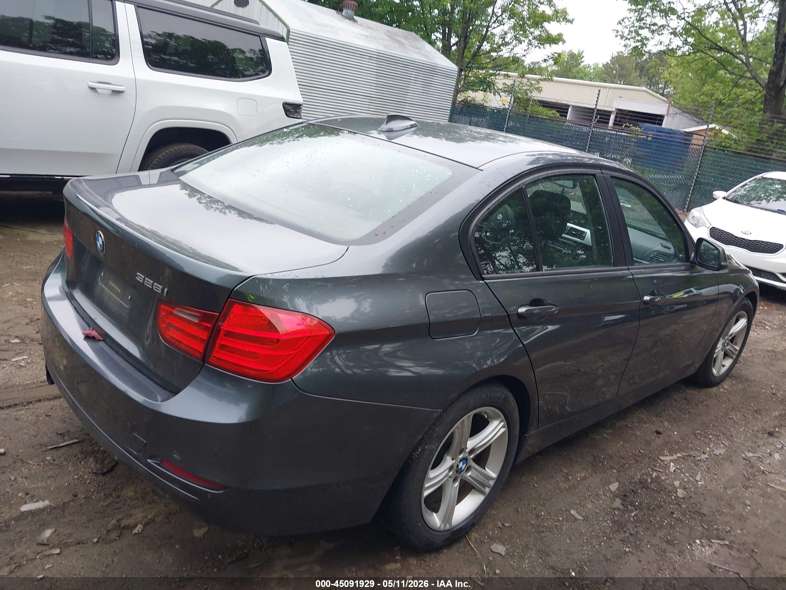 BMW 328I image 4