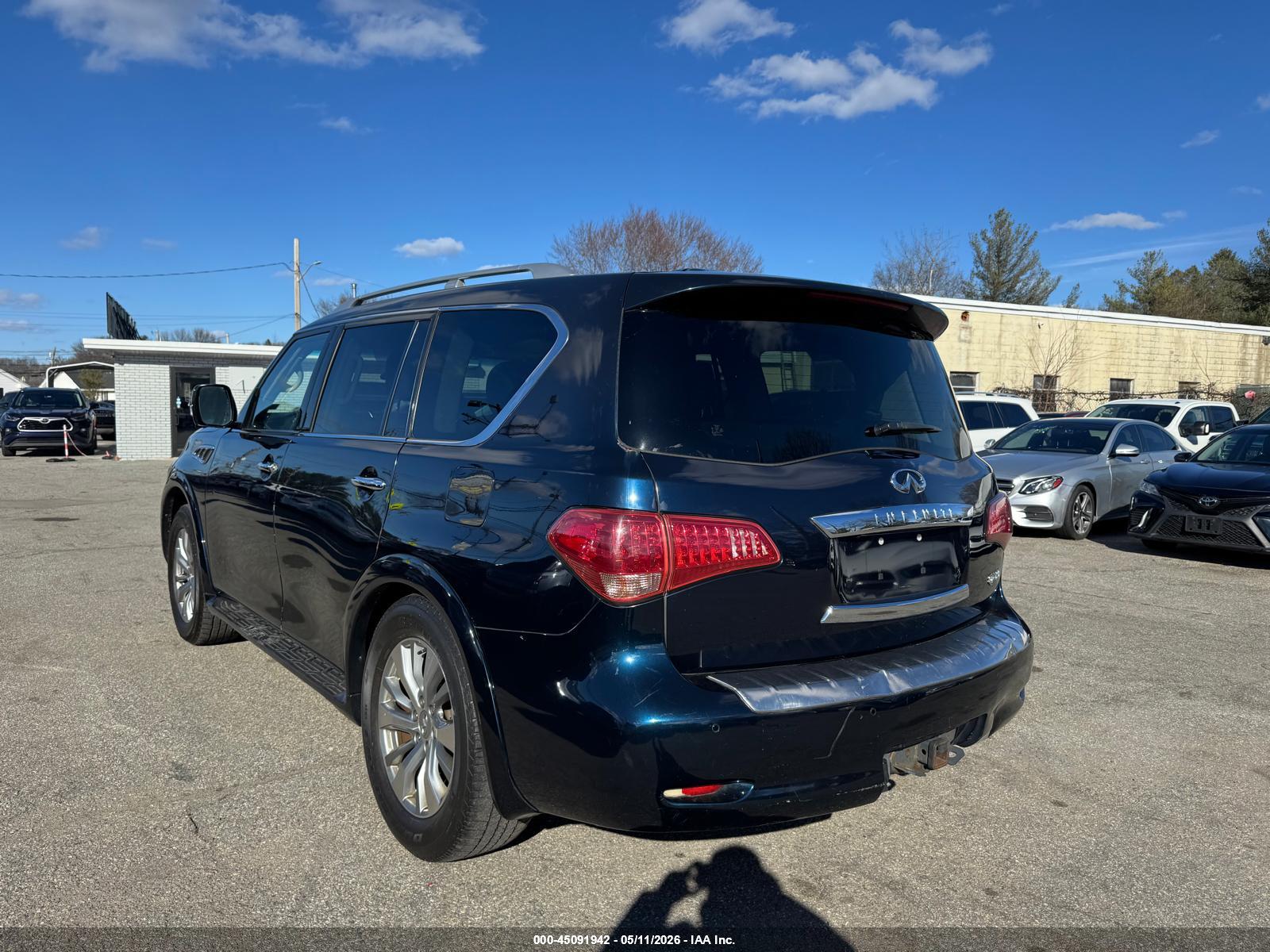 INFINITI QX80 image 3