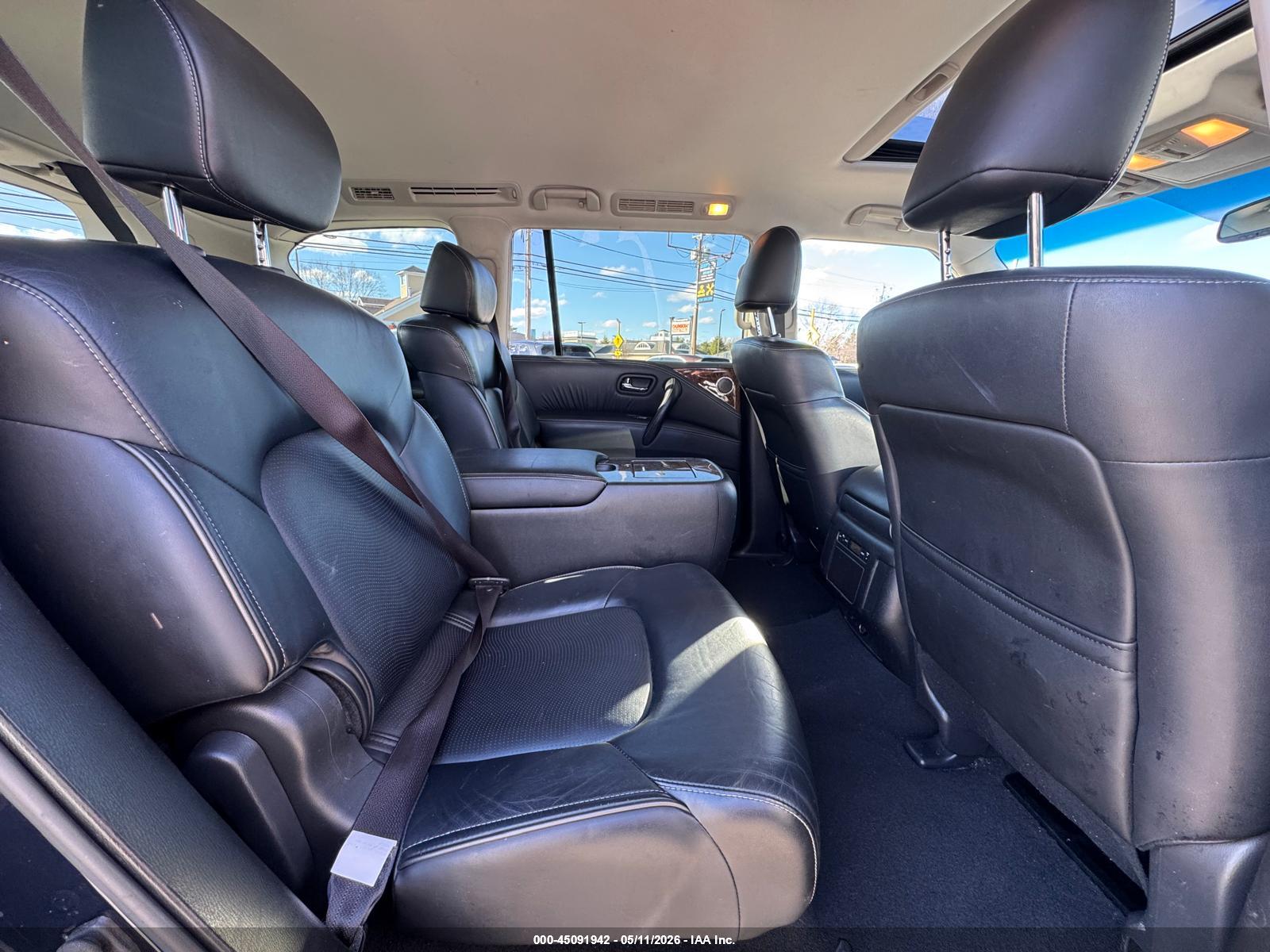 INFINITI QX80 image 6