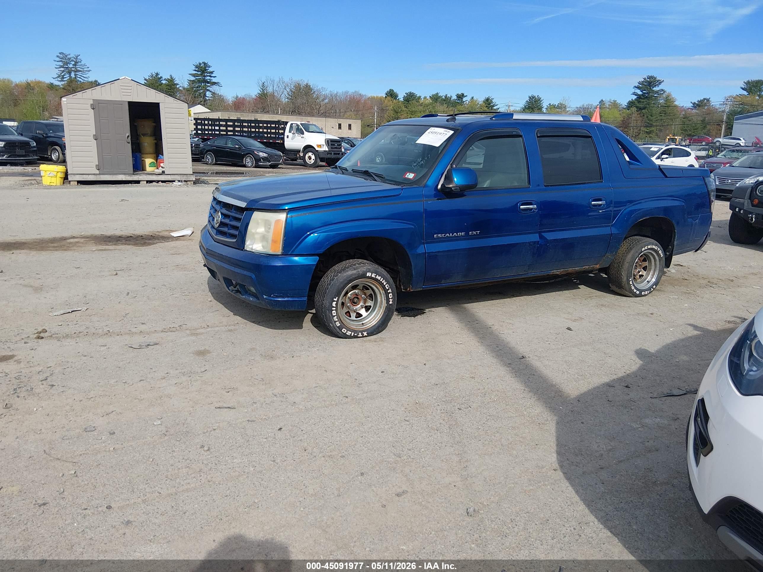 CADILLAC ESCALADE image 2