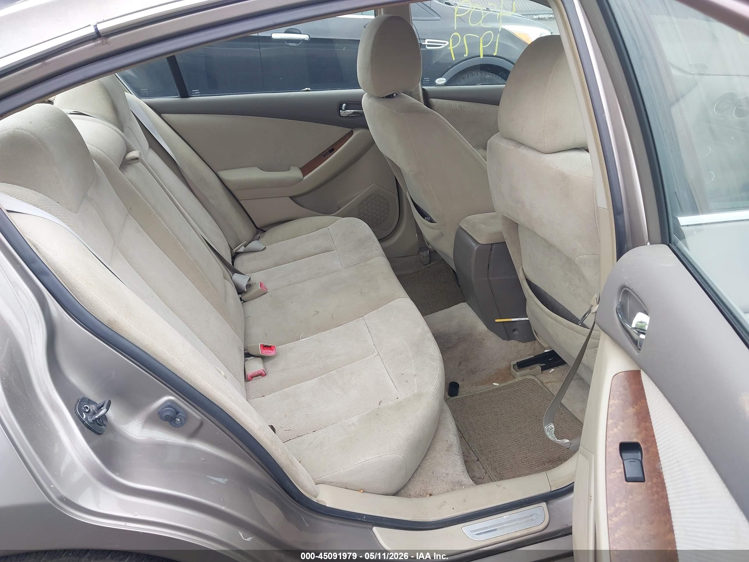 NISSAN ALTIMA image 8