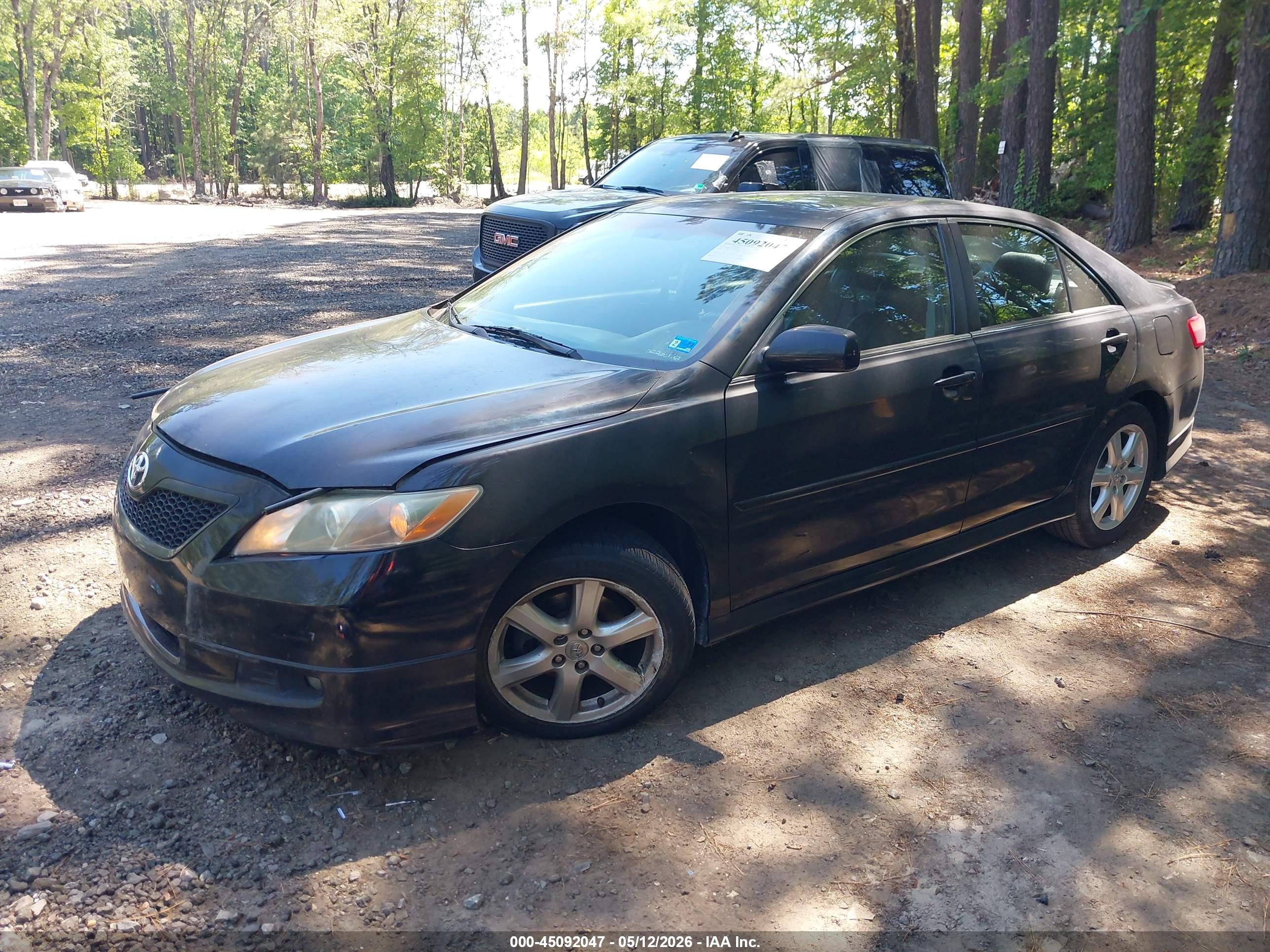 TOYOTA CAMRY image 2