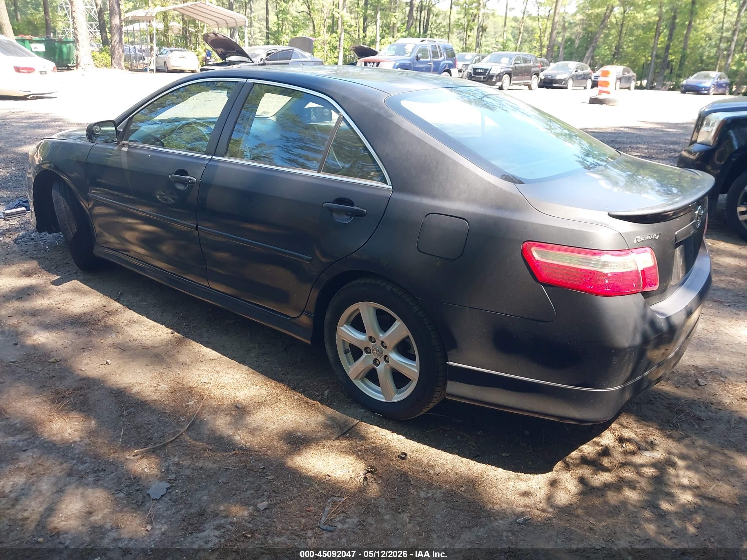 TOYOTA CAMRY image 3