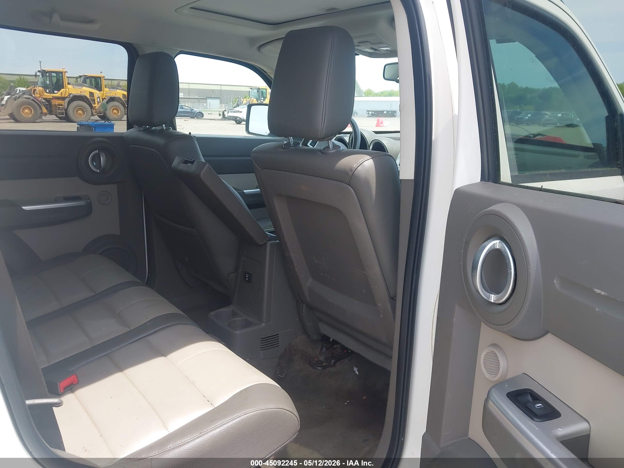 DODGE NITRO image 8