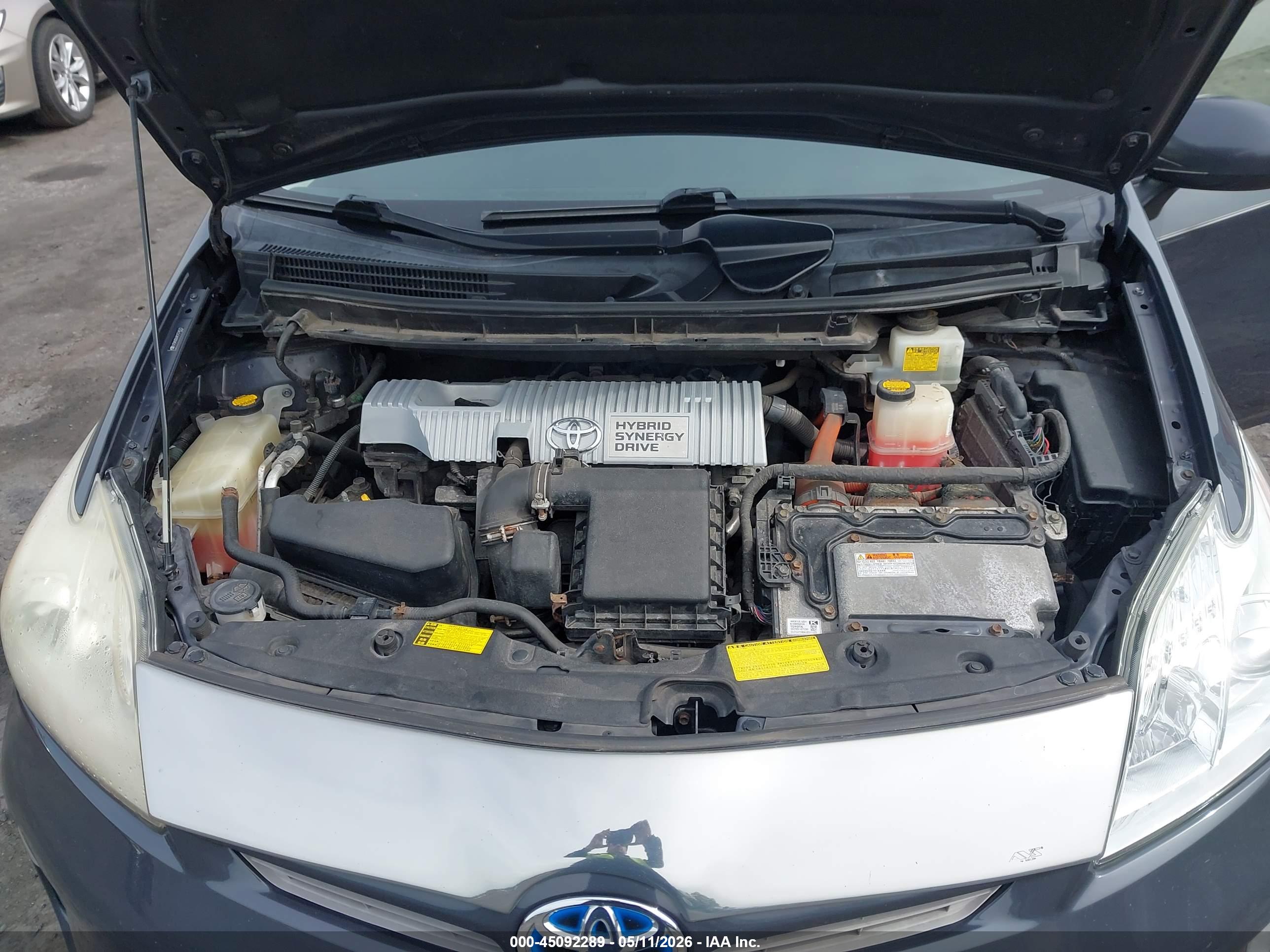 TOYOTA PRIUS image 10