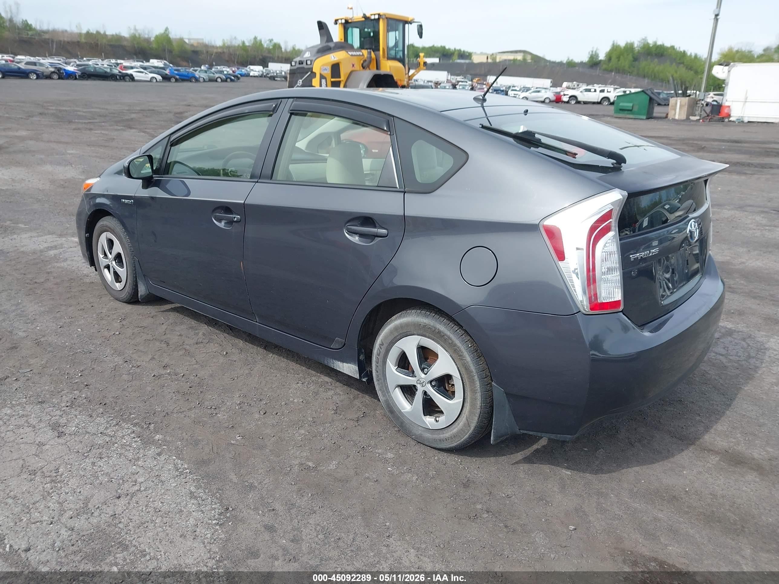 TOYOTA PRIUS image 3
