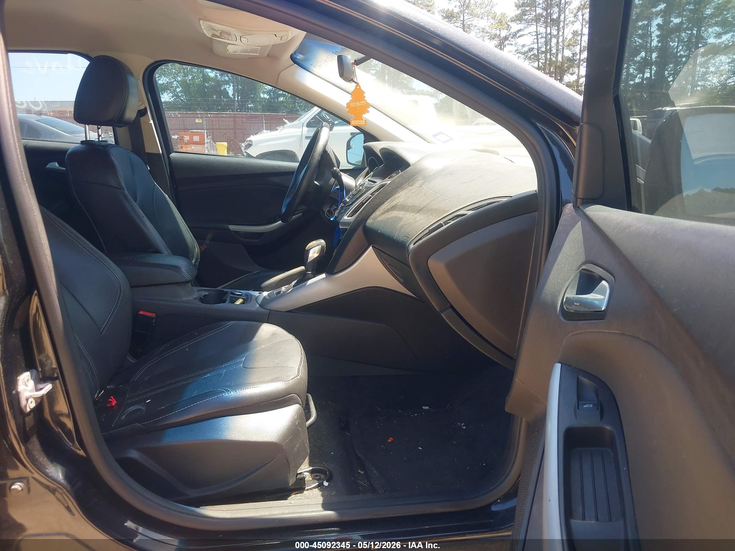 FORD FOCUS image 5