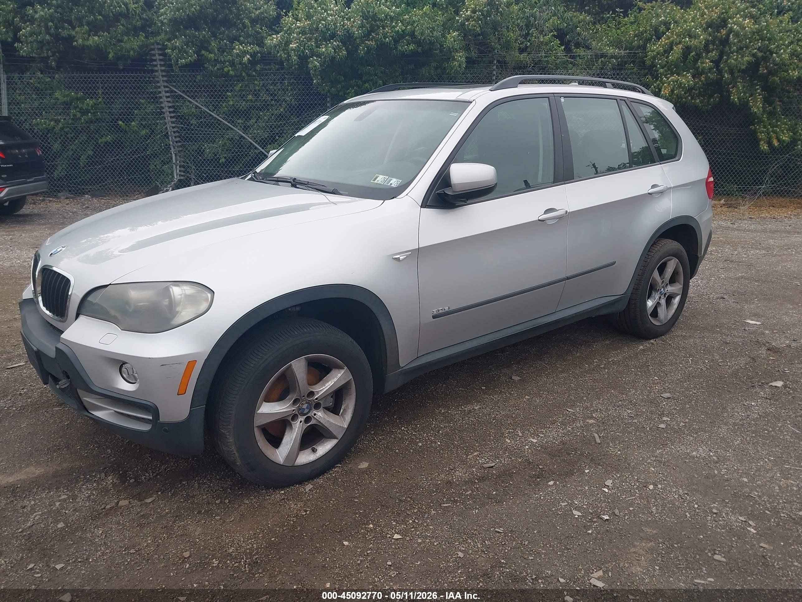 BMW X5 image 2