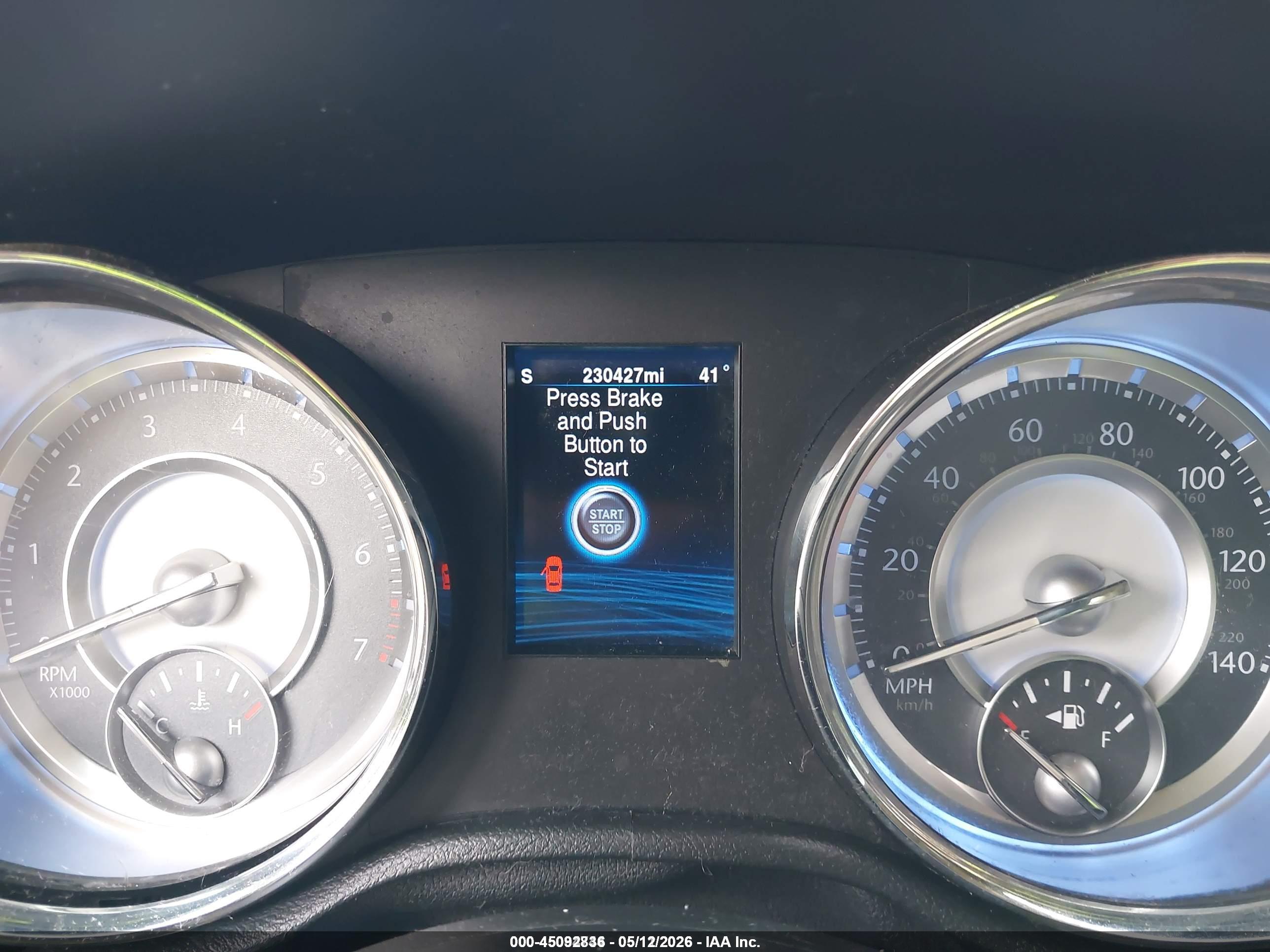 CHRYSLER 300 image 7