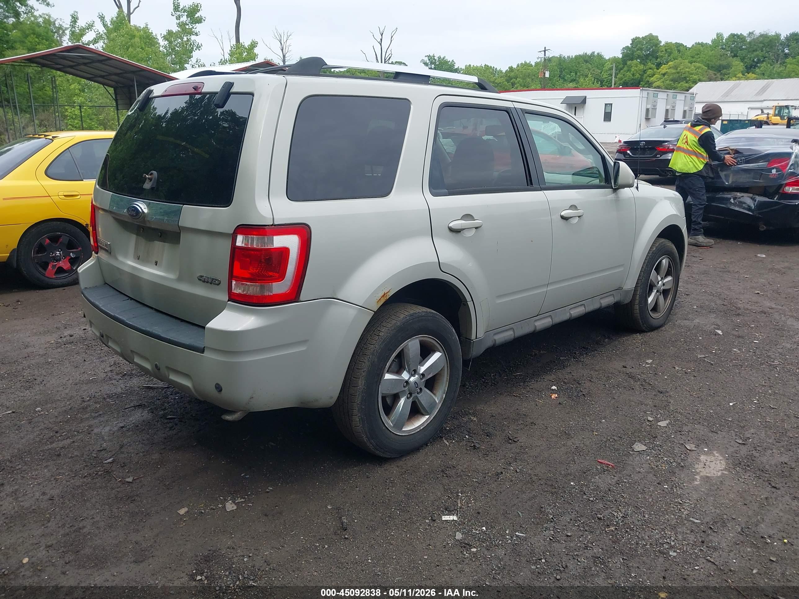 FORD ESCAPE image 4