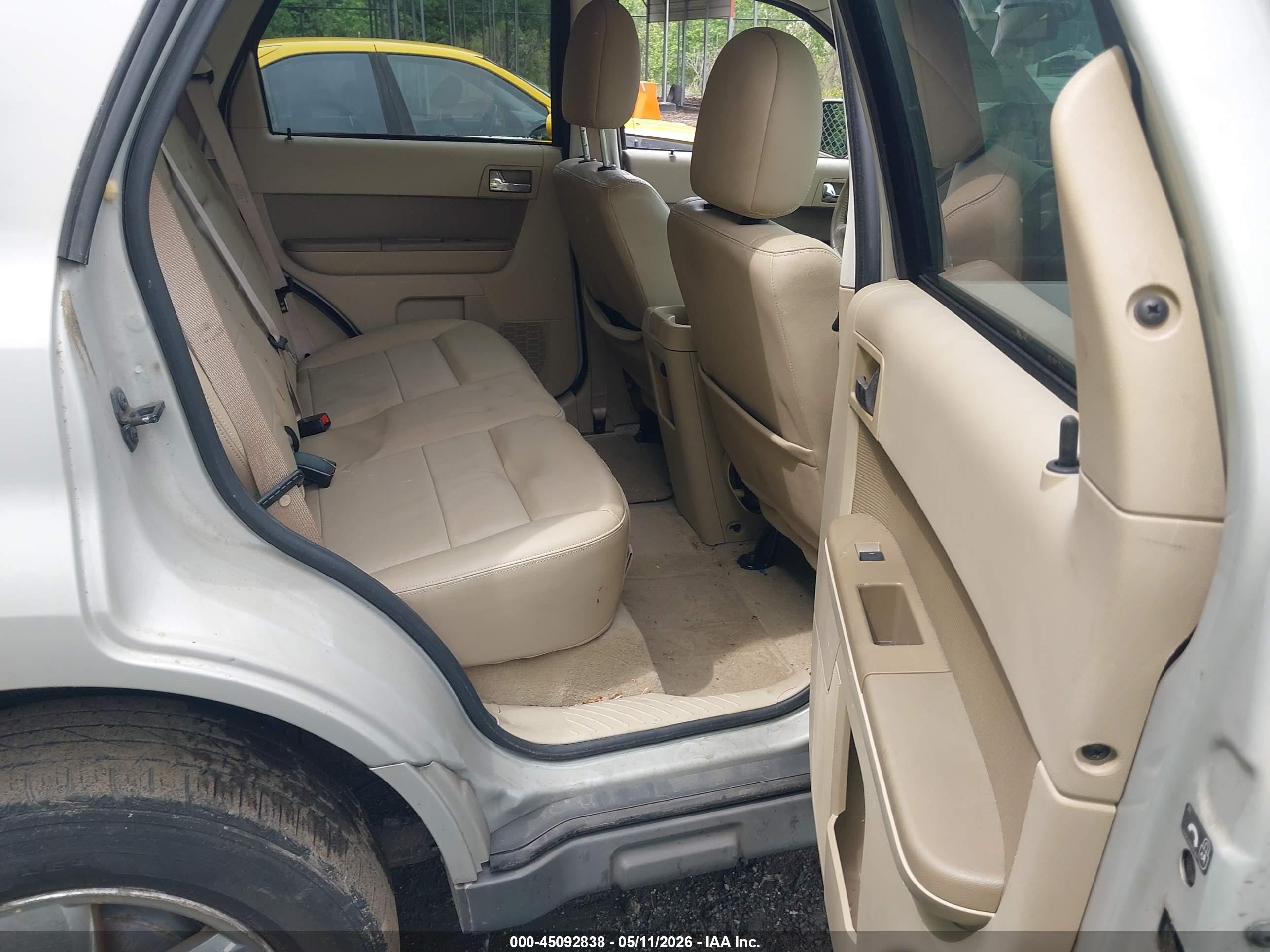 FORD ESCAPE image 8